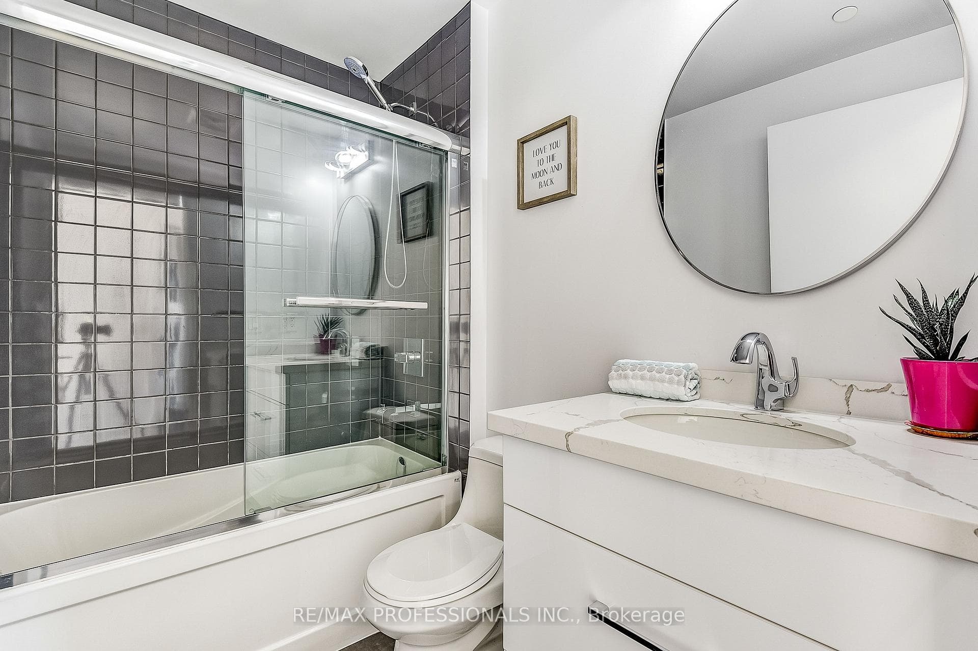 4 pc Ensuite