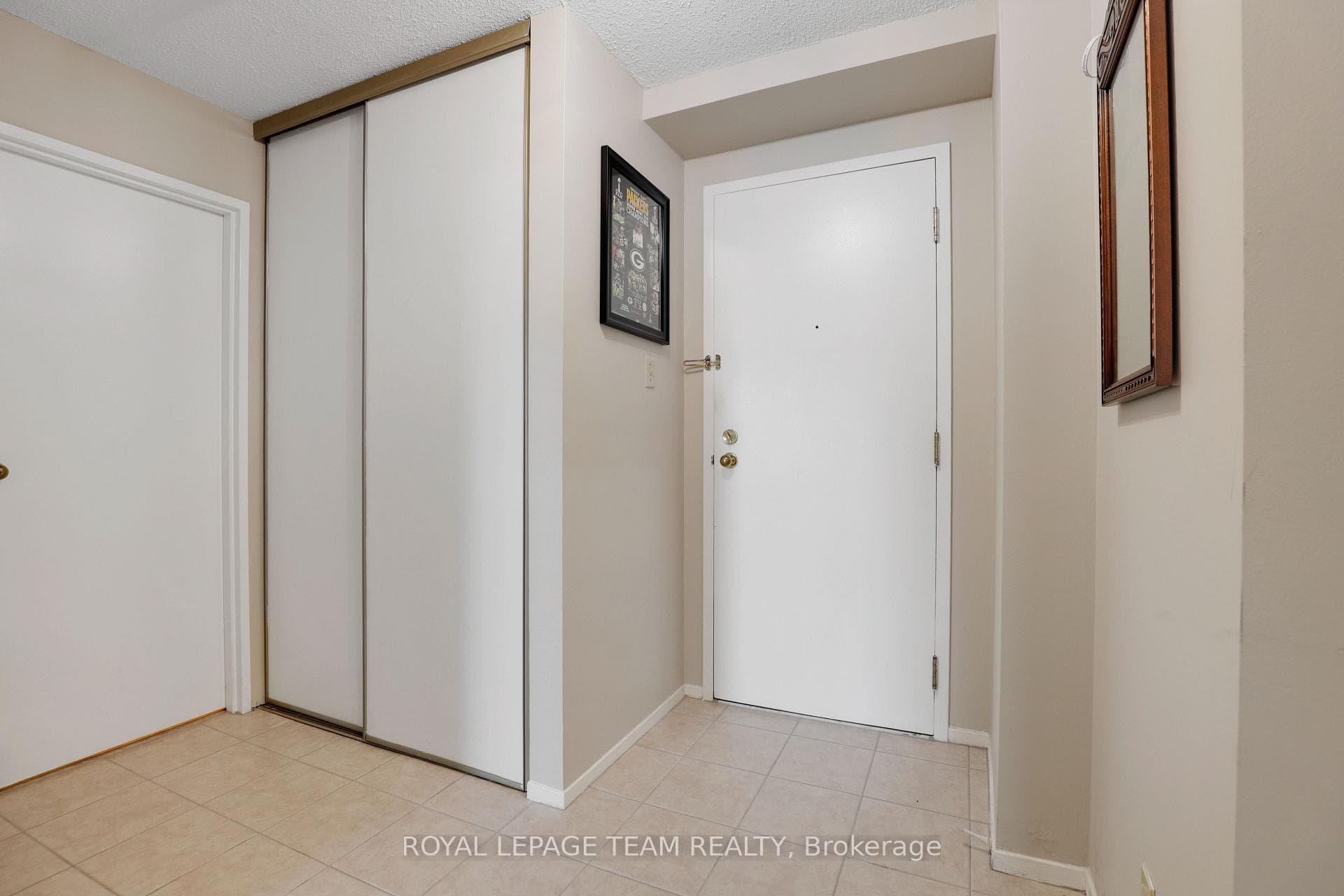 110 Forward Avenue Unit 904 photo 11