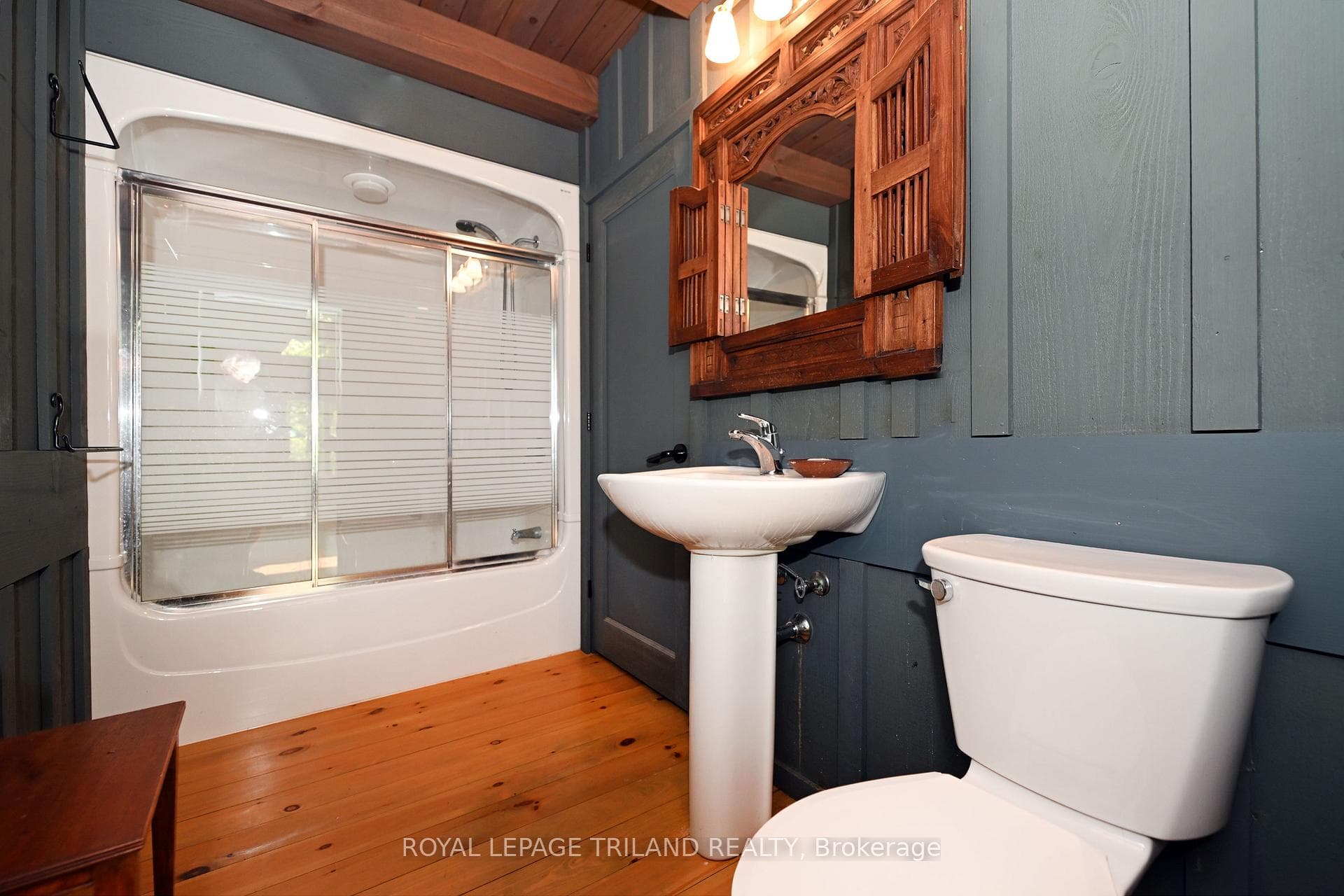 253 Elginfield Road photo 11
