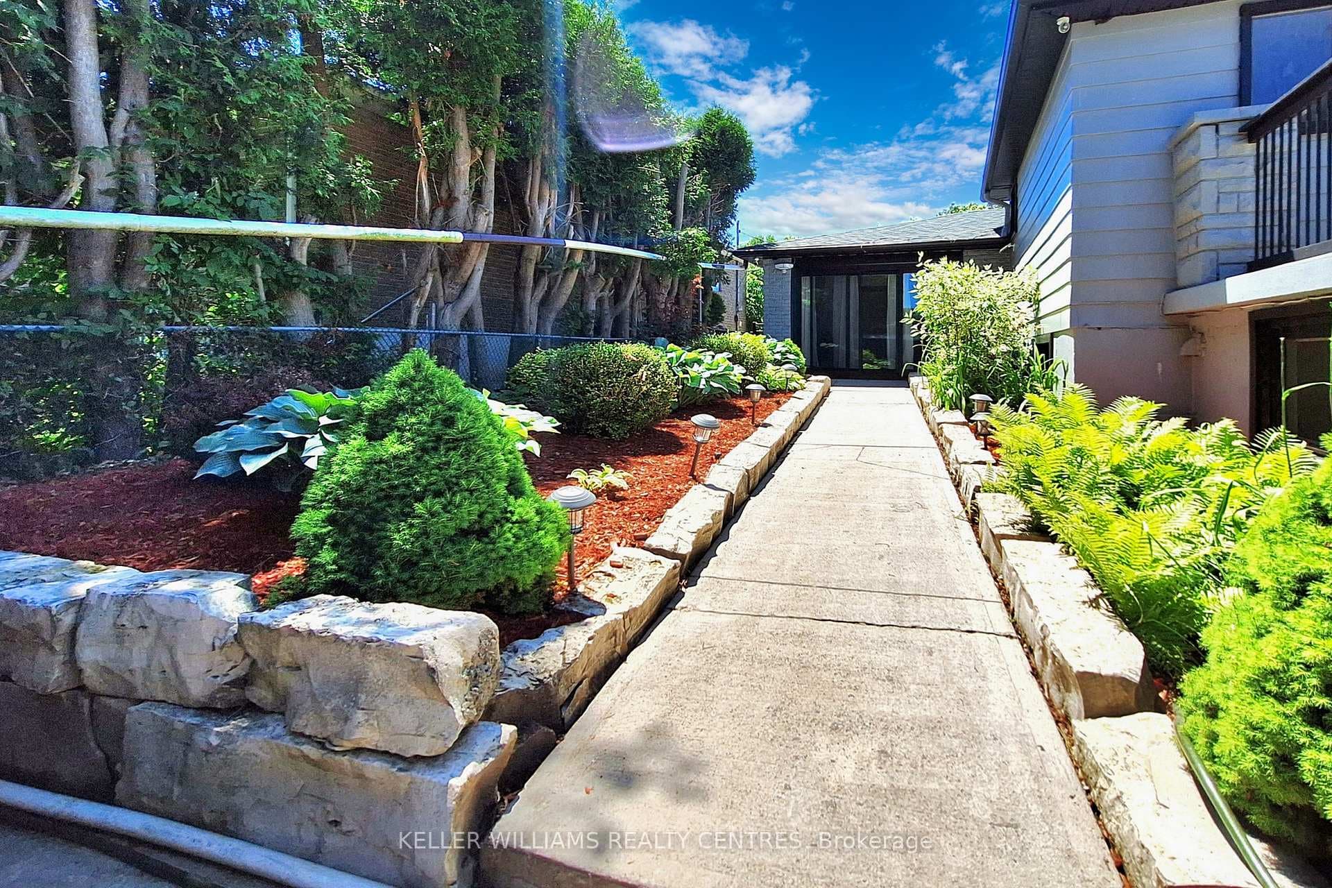 63 Townsend Avenue photo 31
