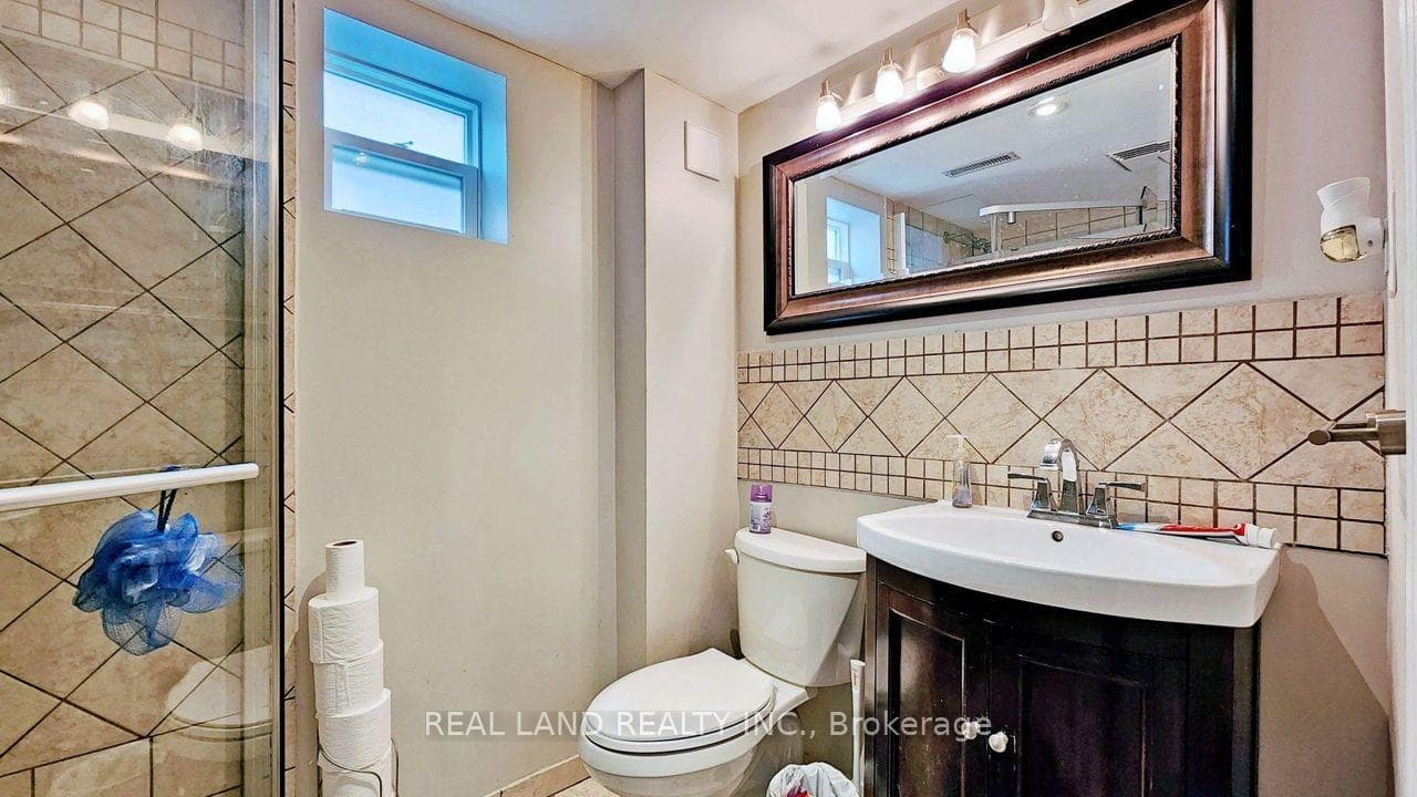 26 Glamis Avenue photo 1
