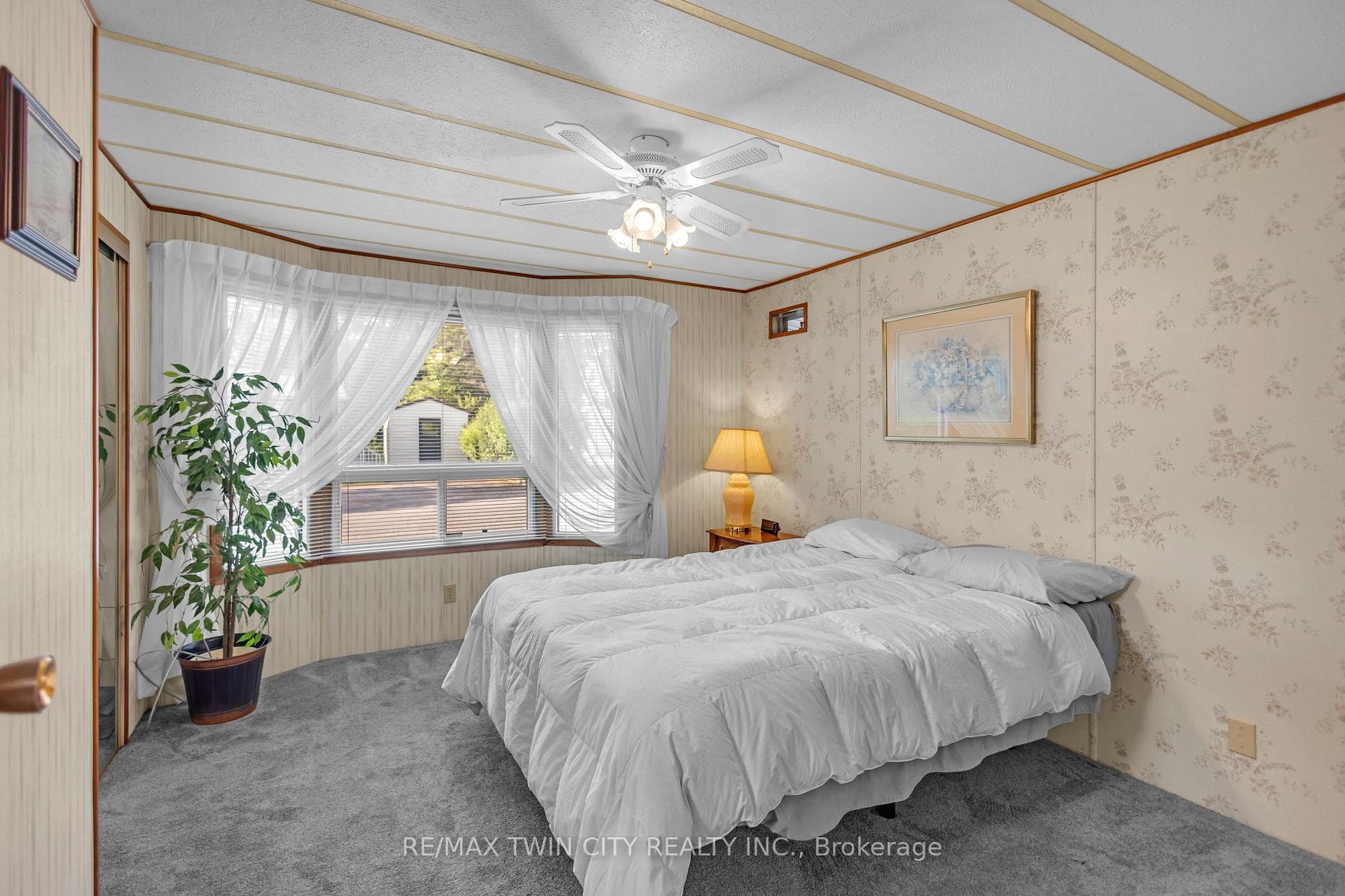 673 Brant Waterloo Road Unit 505 photo 17
