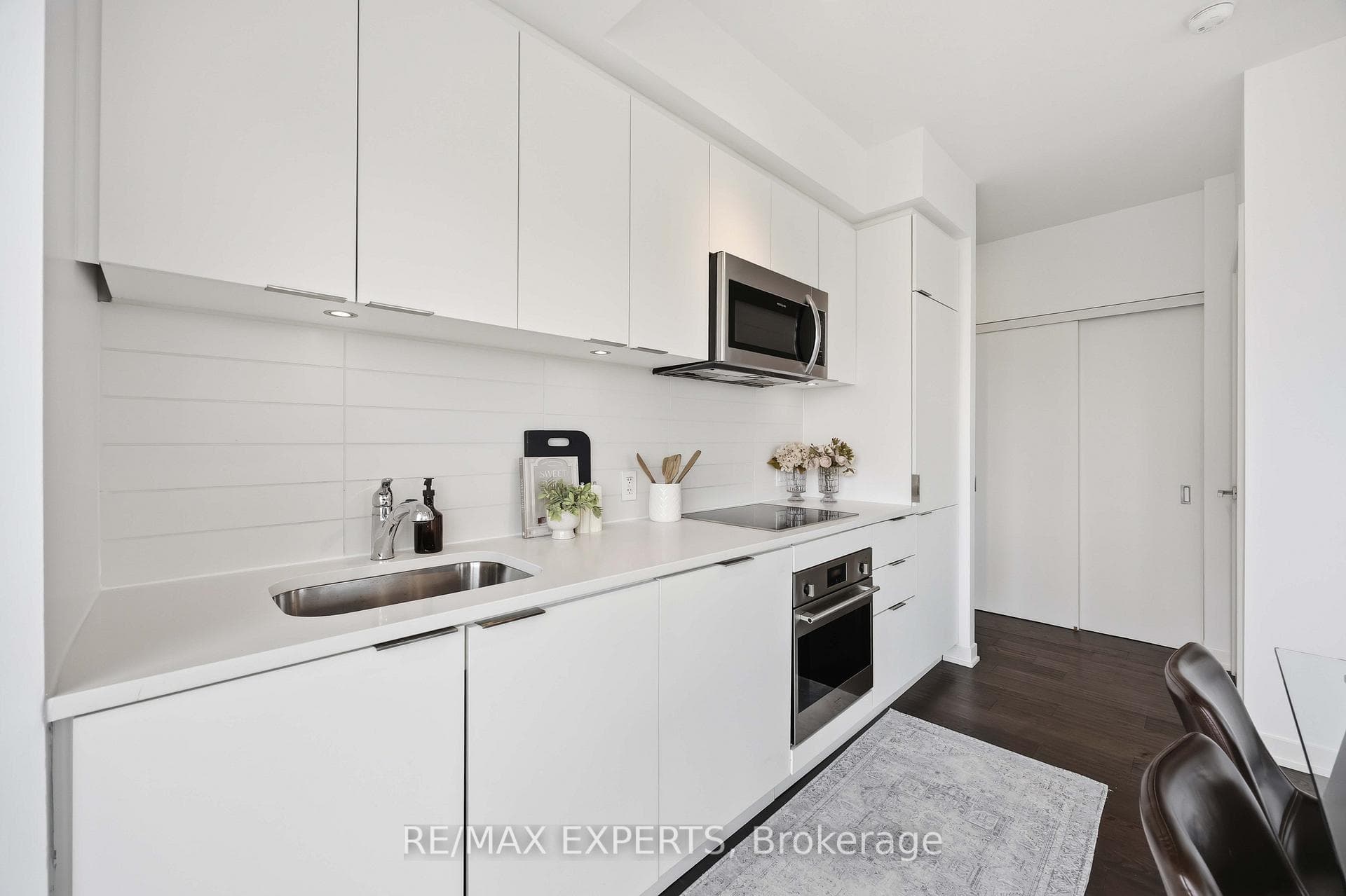223 St Clair Avenue Unit 1007 photo 15