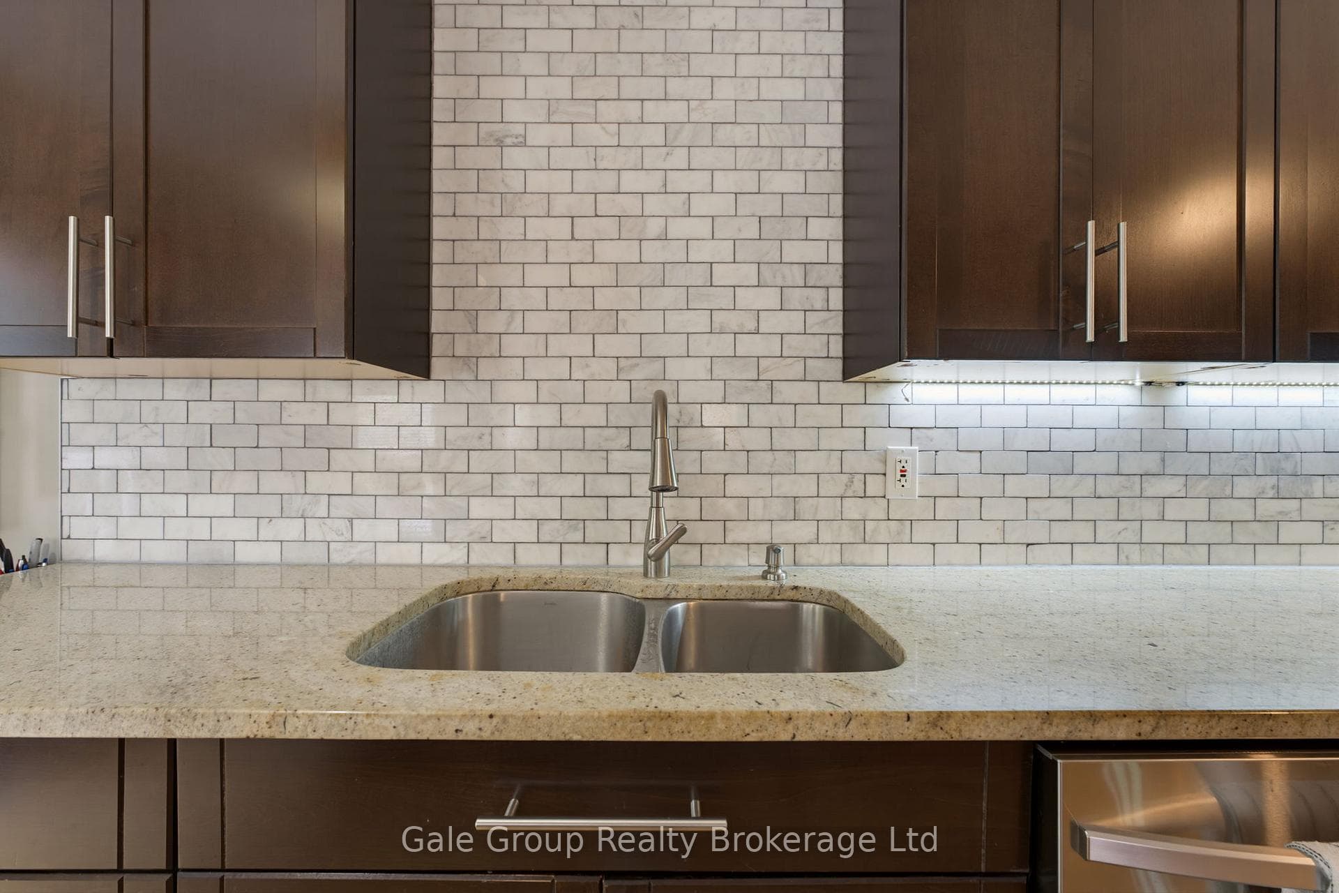 209 Hilltop Drive photo 13