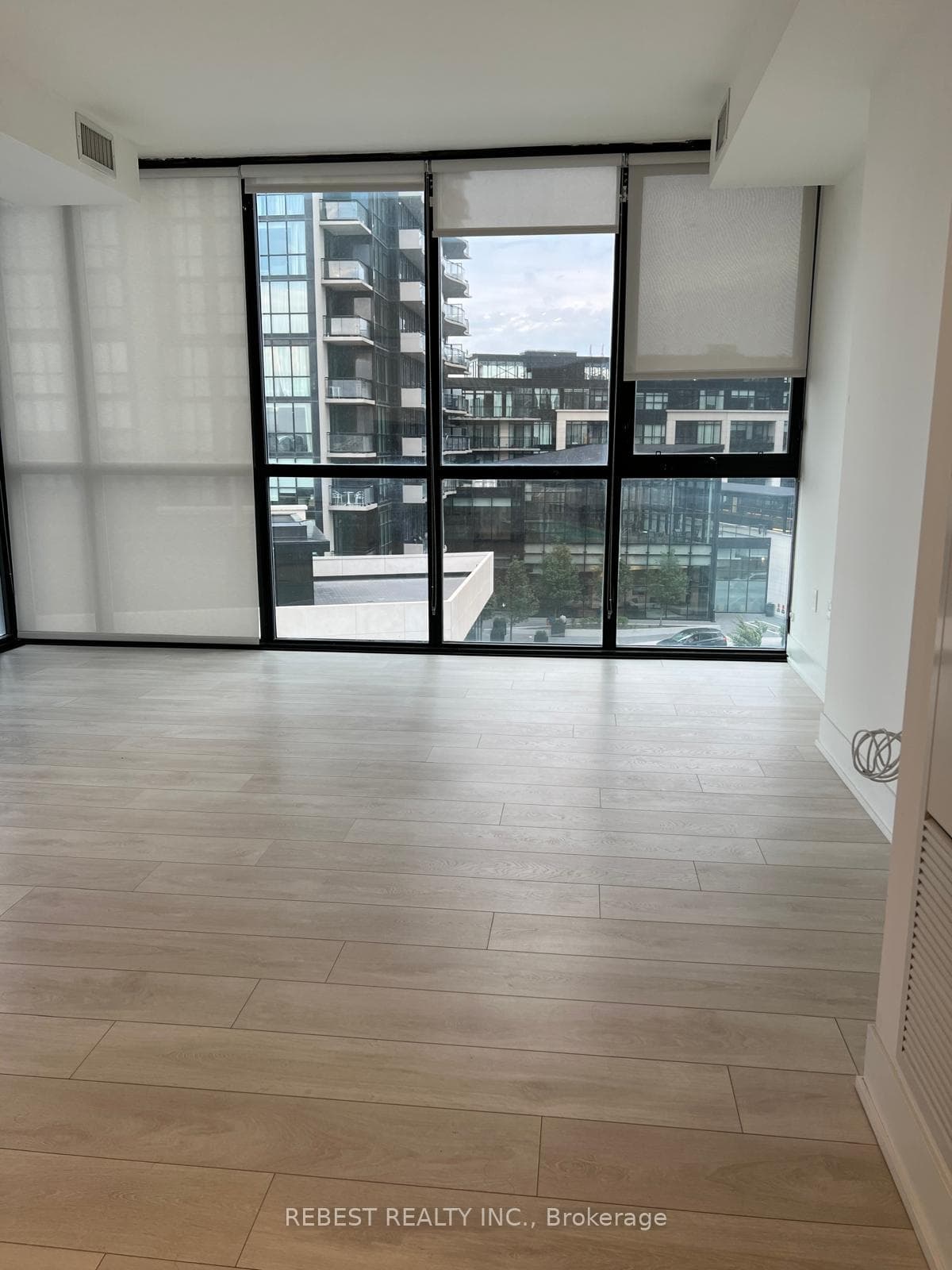 2908 Highway 7 Road Unit 402 photo 3