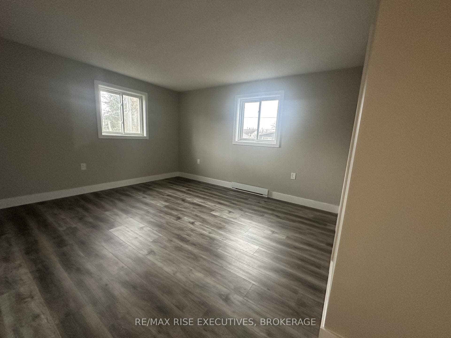 565 Emma Street Unit 2 photo 6