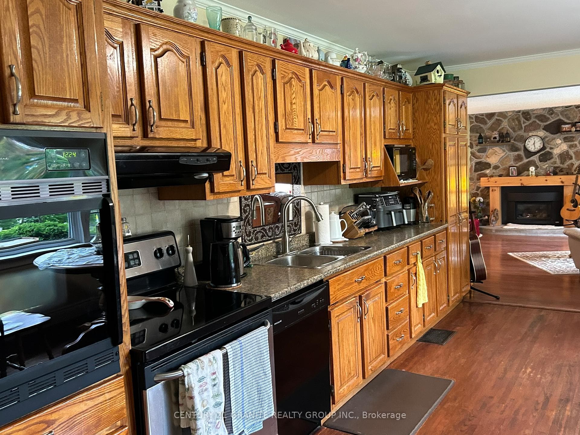 78 Maple Street photo 24
