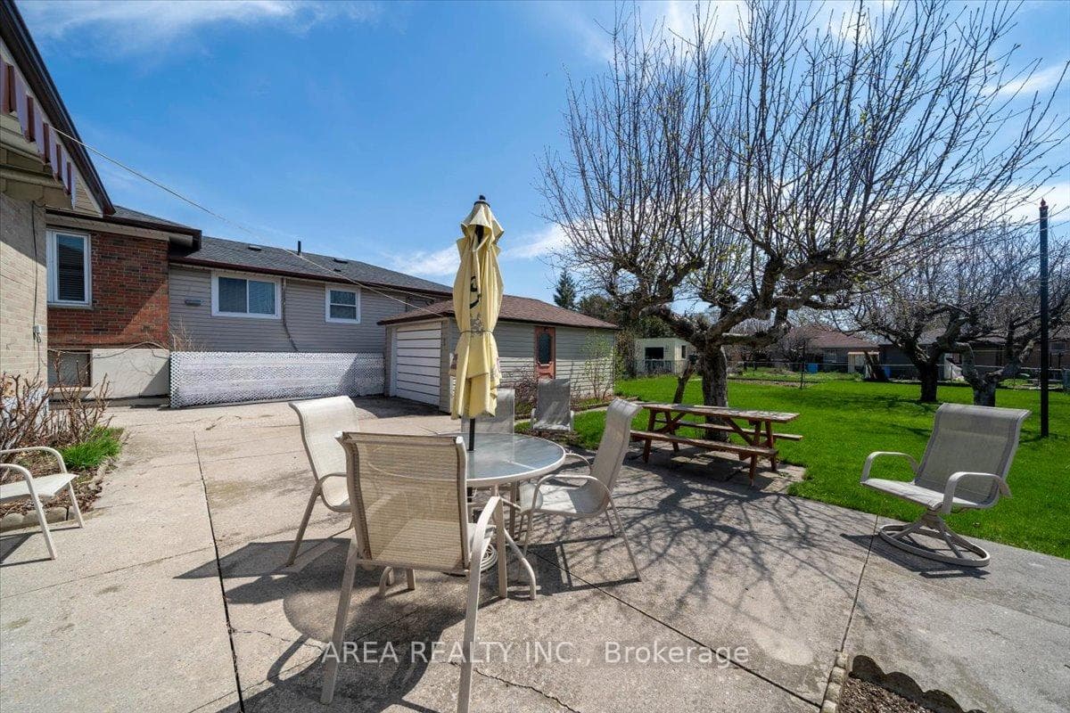 37 Marcia Avenue photo 27
