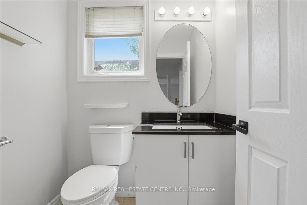 43 Decaro Crescent photo 14