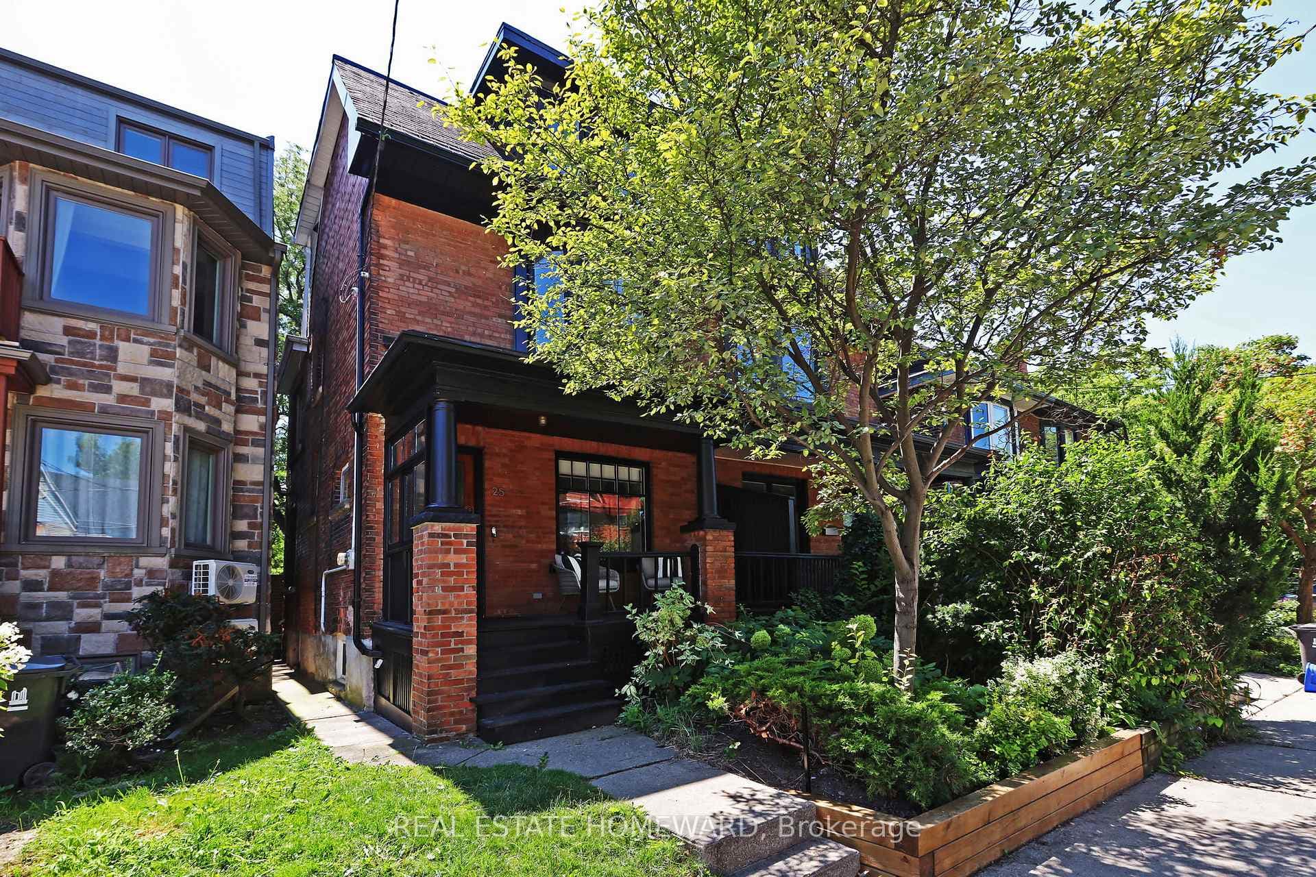 25 Saunders Avenue photo 1