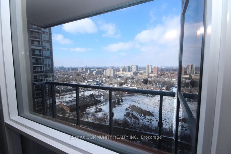 225 Village Green Square Unit 2203 photo 15