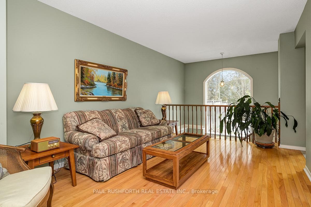 44 Springcreek Crescent photo 4