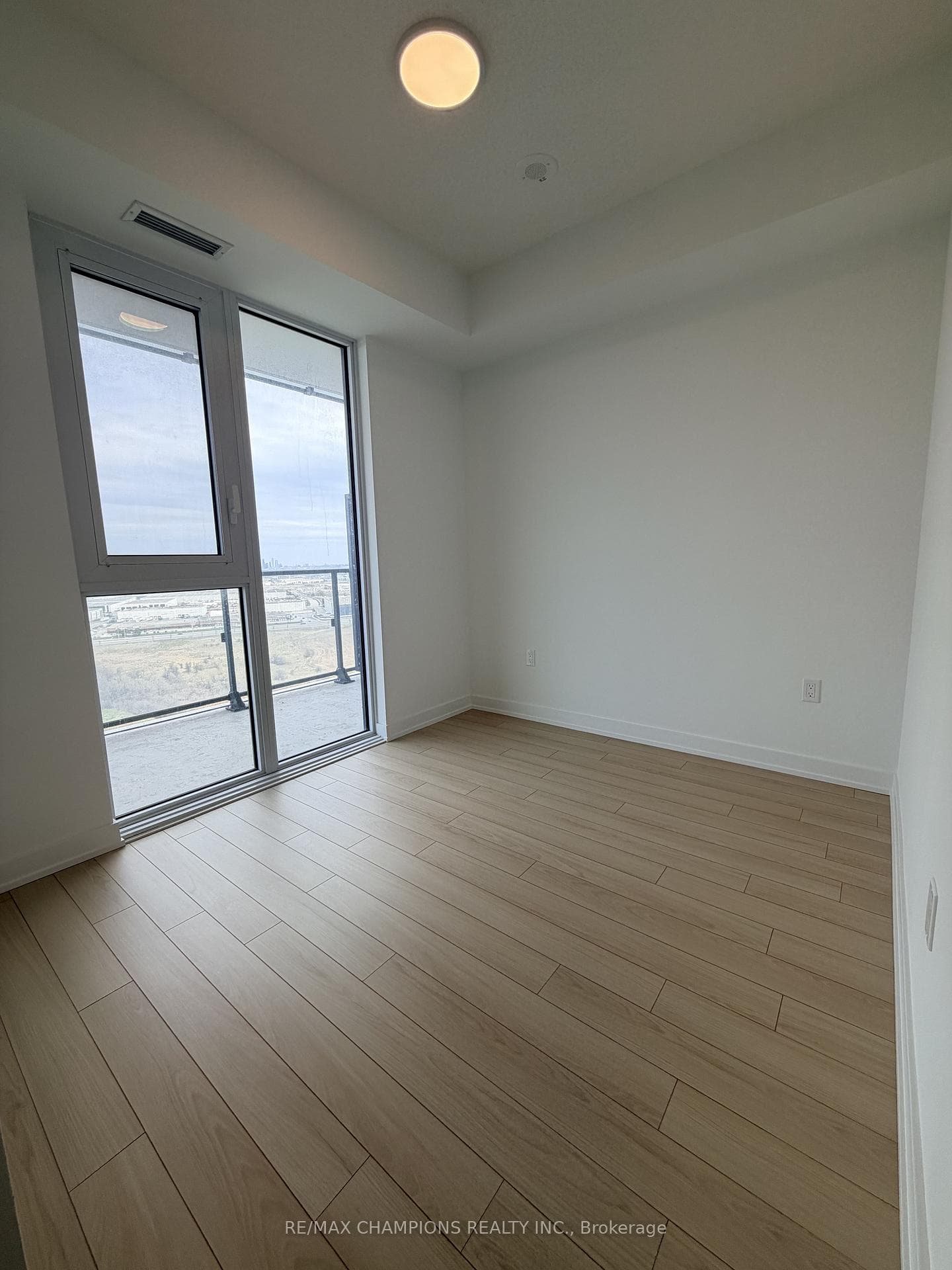 15 Skyridge Drive Unit 2120 photo 14