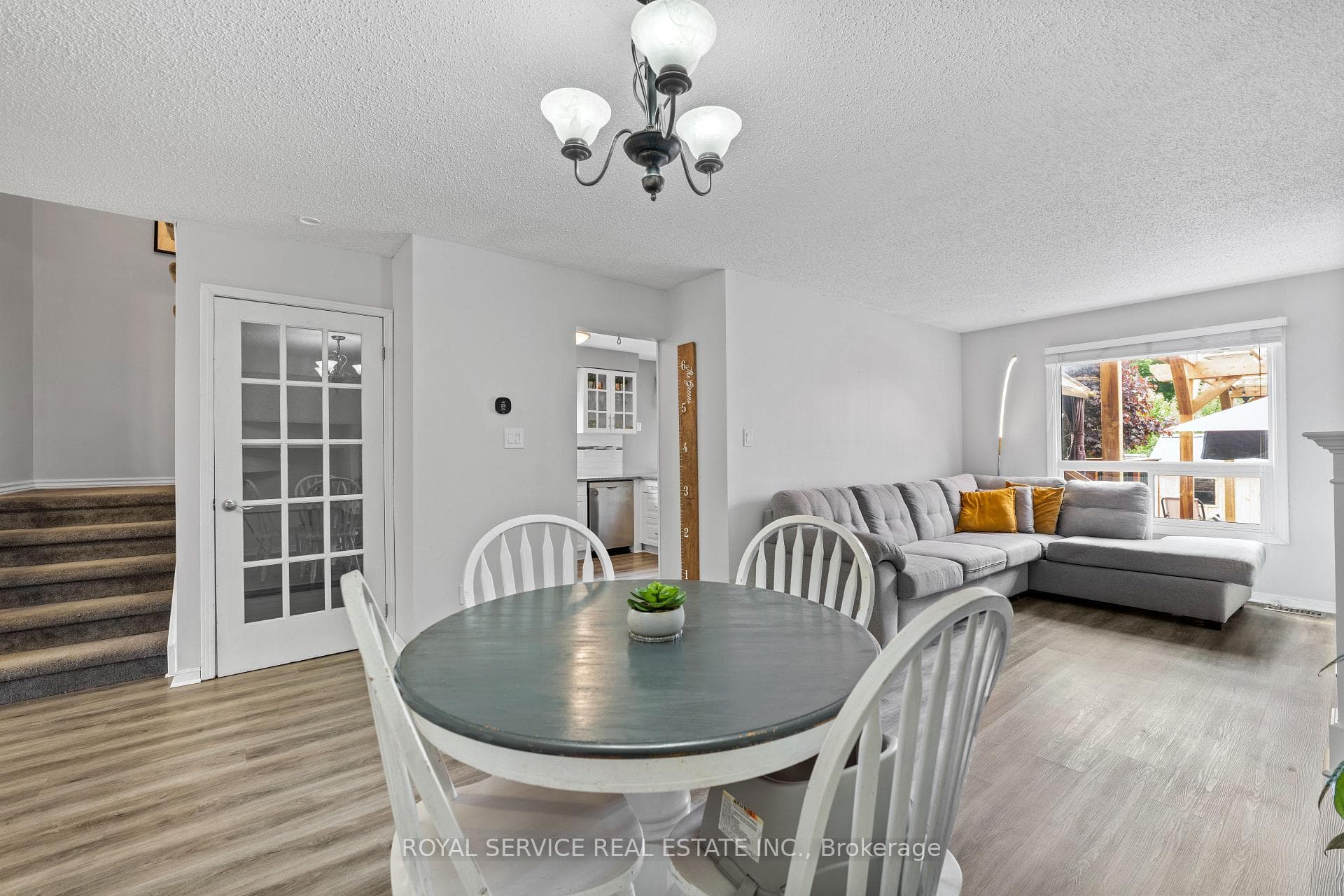 13 Burnham Boulevard photo 18