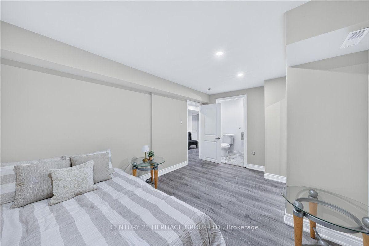 19 Reynolds Avenue photo 42