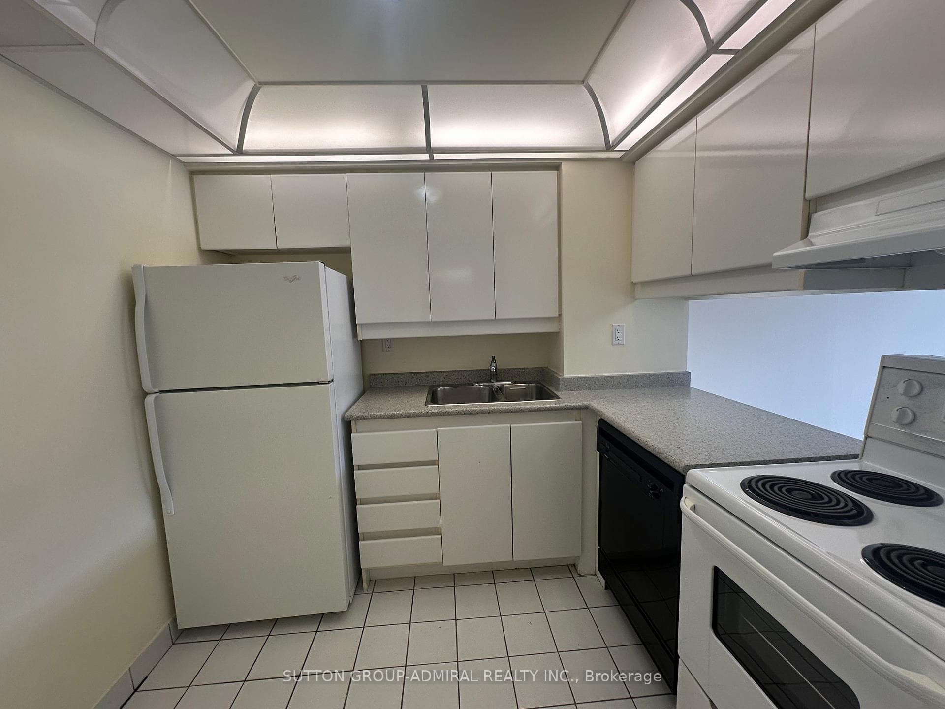 736 Bay Street Unit PH3103 photo 2