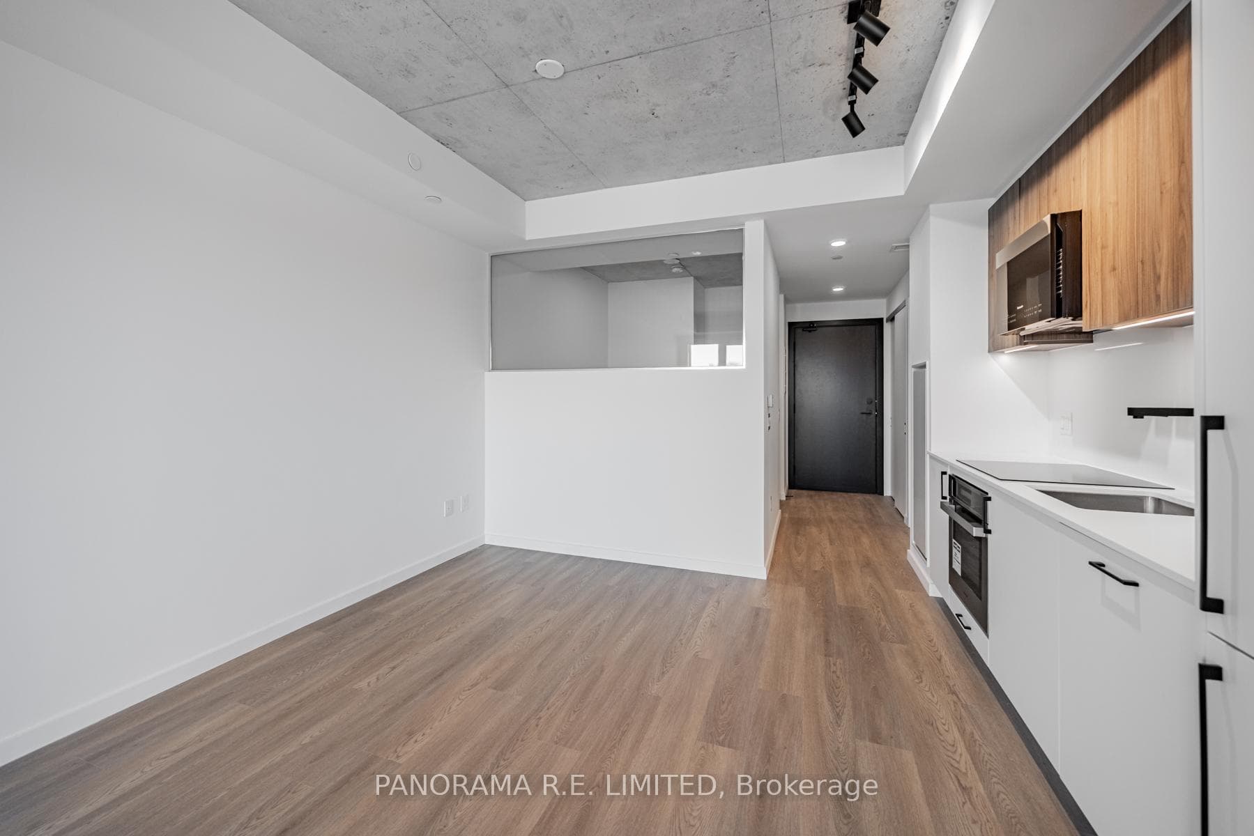 689 The Queensway N/A Unit 415 photo 11