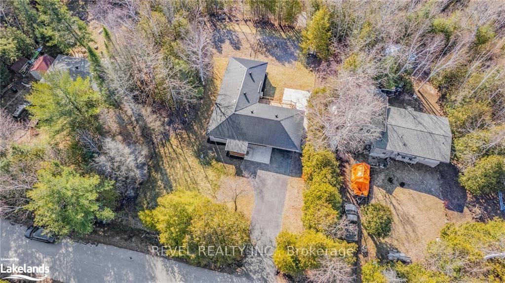 35 Chippewa Crescent photo 26