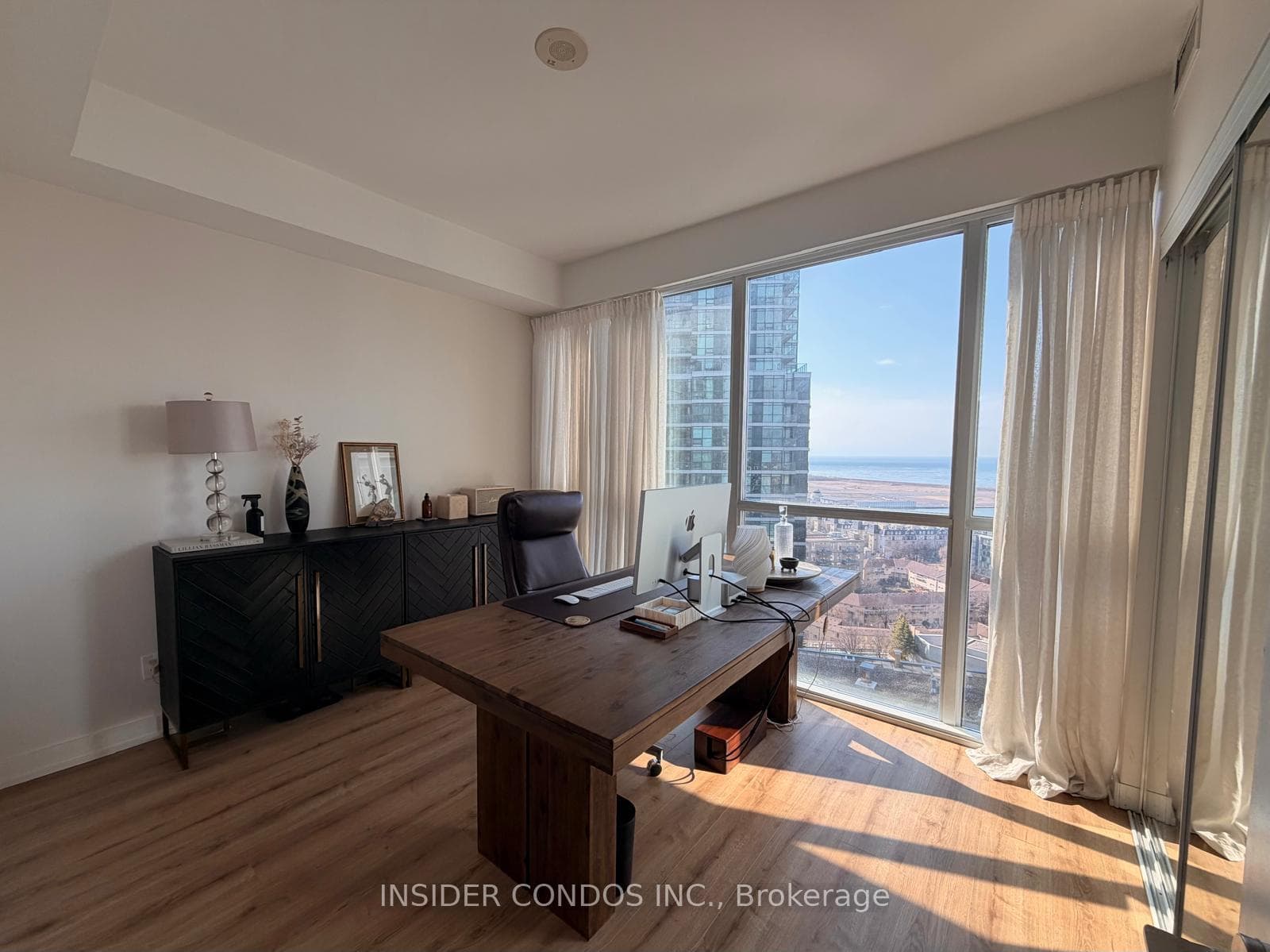 20 Bruyeres Mews Unit 2512 photo 14
