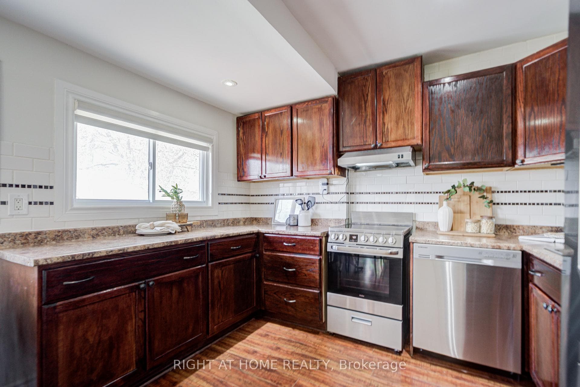 61 Beatty Road photo 24