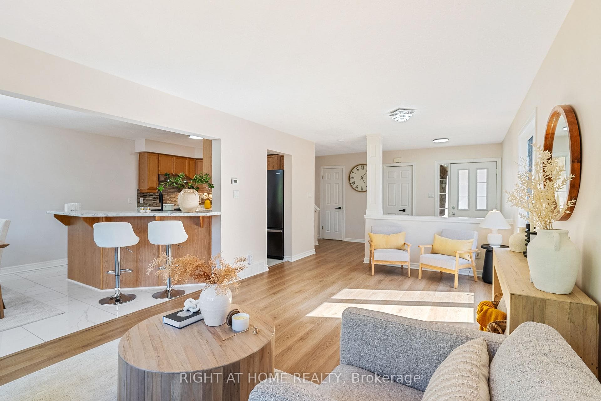754 Hedgerow Place photo 11
