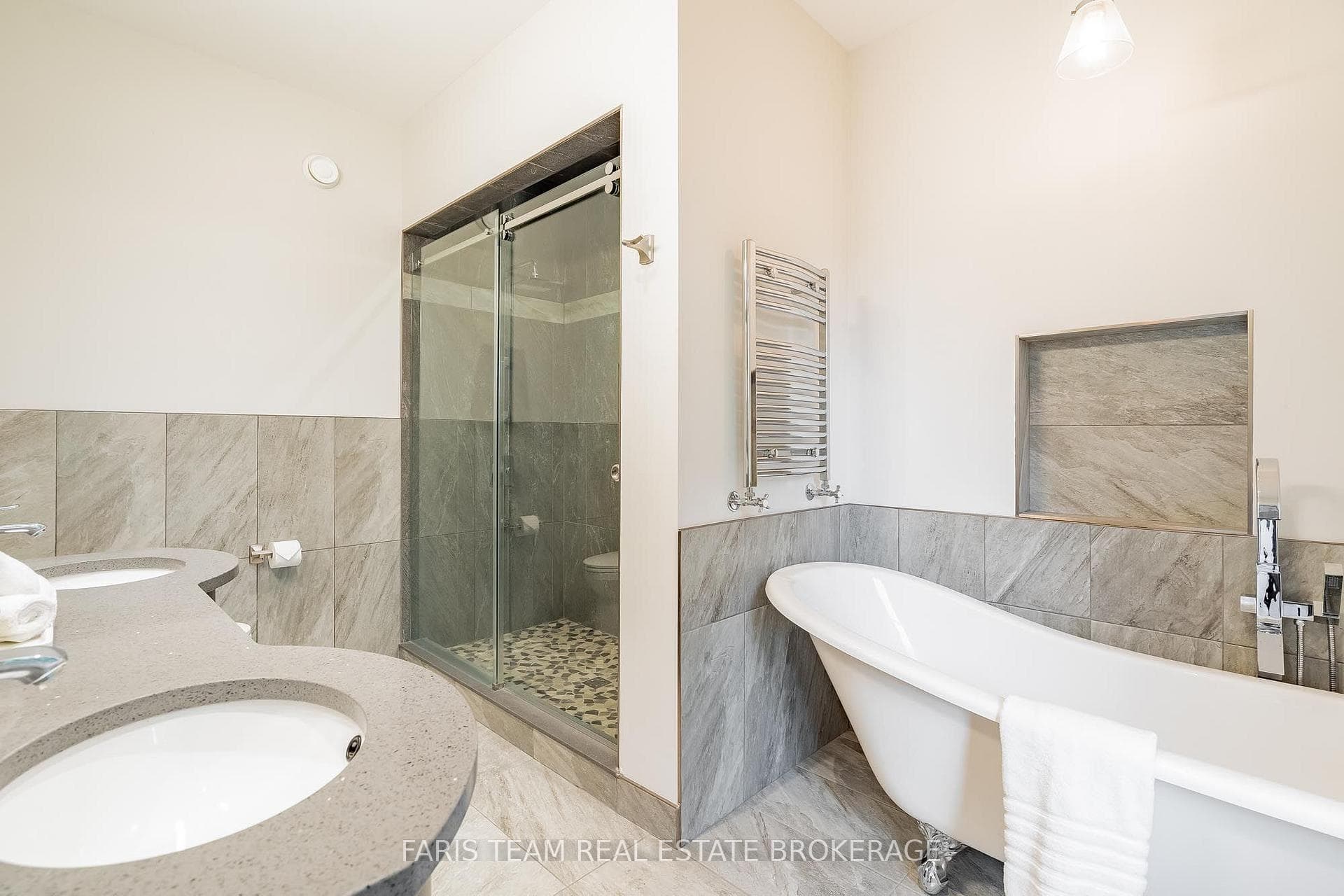 1648 Roslyn Avenue photo 20