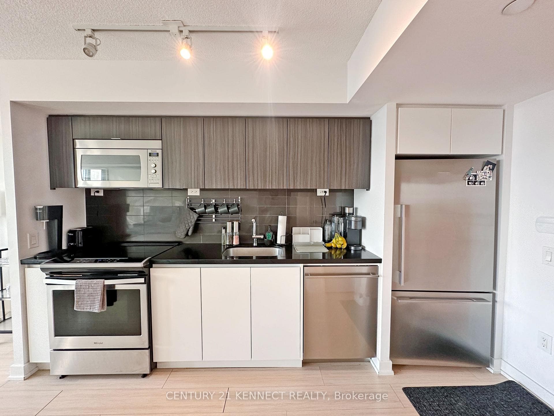 85 Queens Wharf Road Unit 2010 photo 6