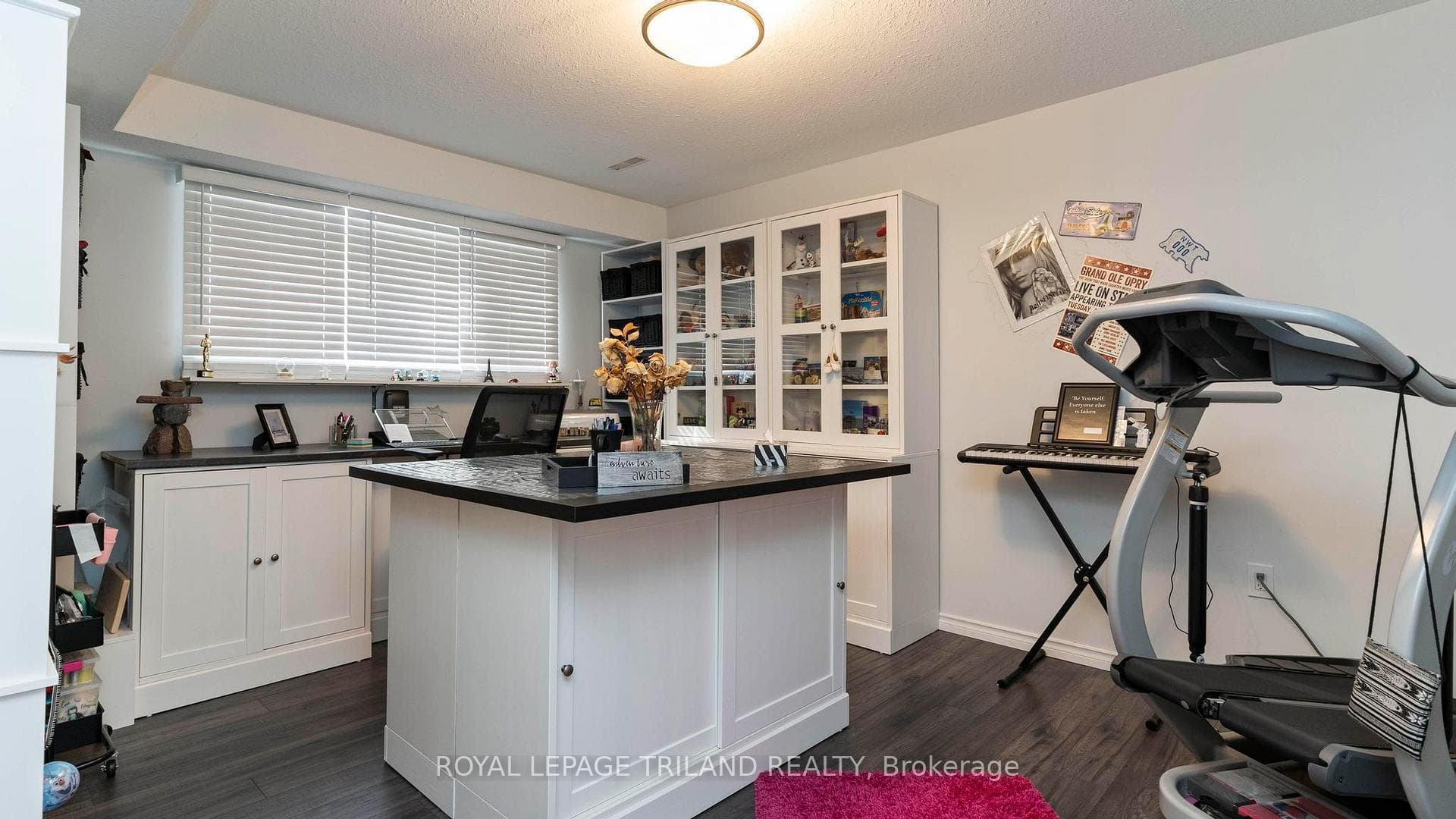 101 Dartmouth Drive photo 20