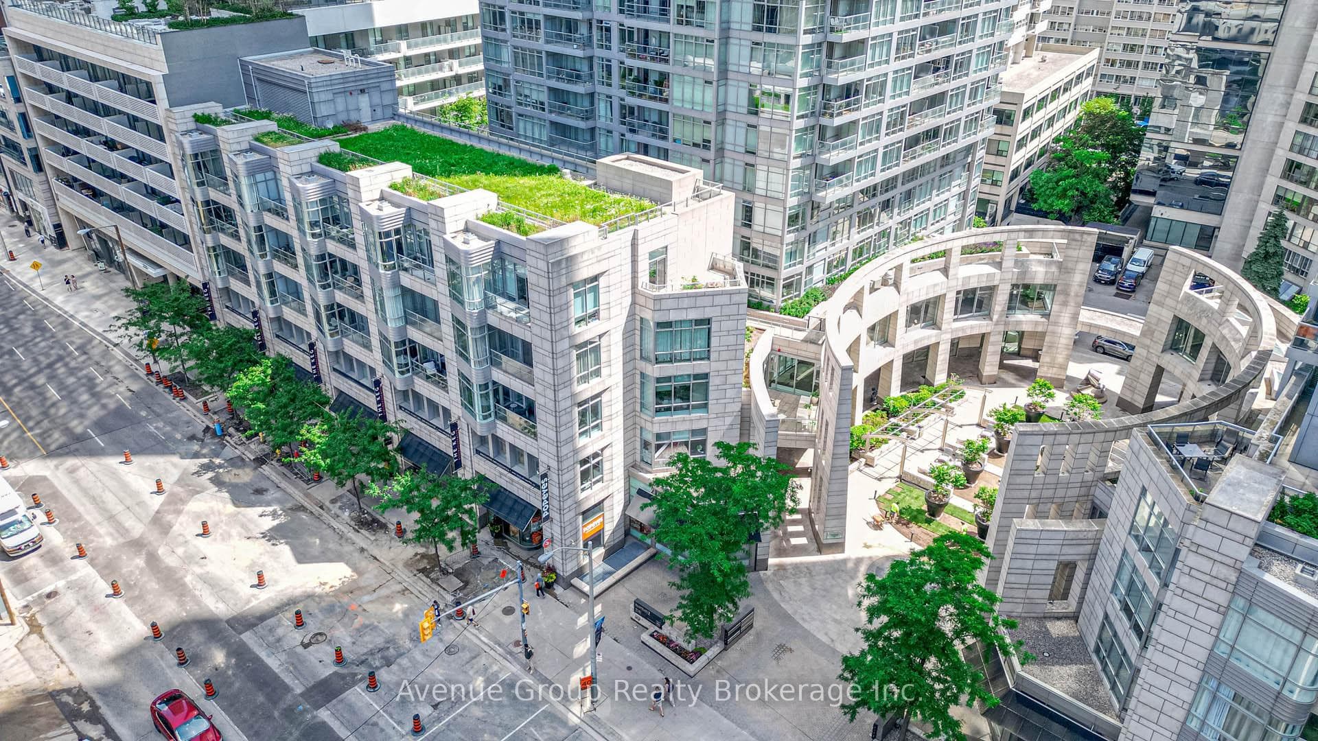 2191 Yonge Street Unit 3308 photo 2