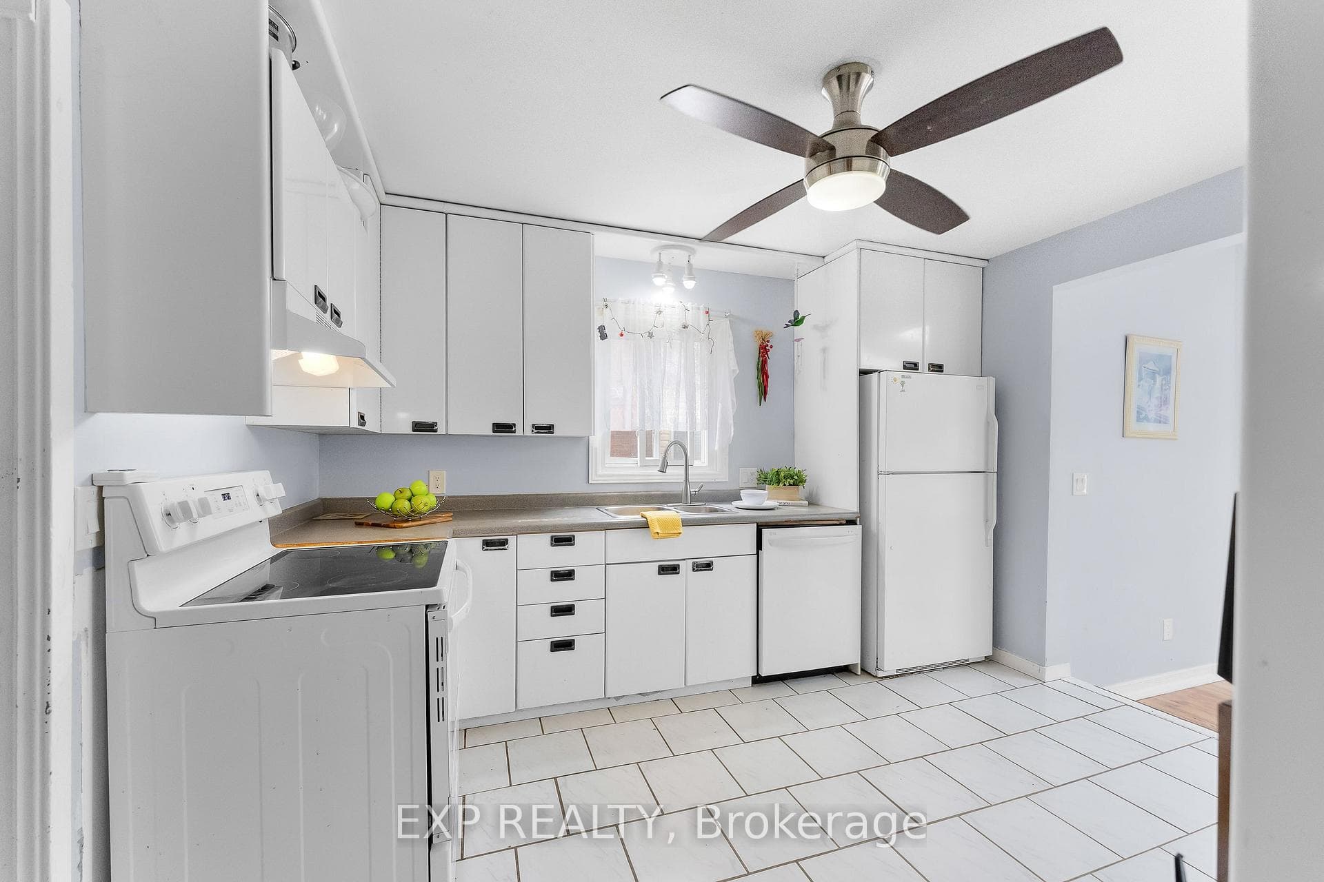 4725 Third Avenue photo 13