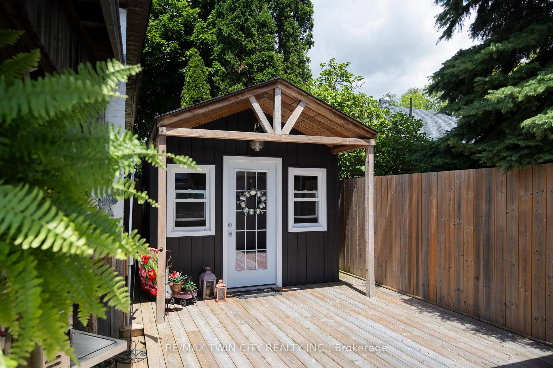 15 LYNDHURST Street photo 20