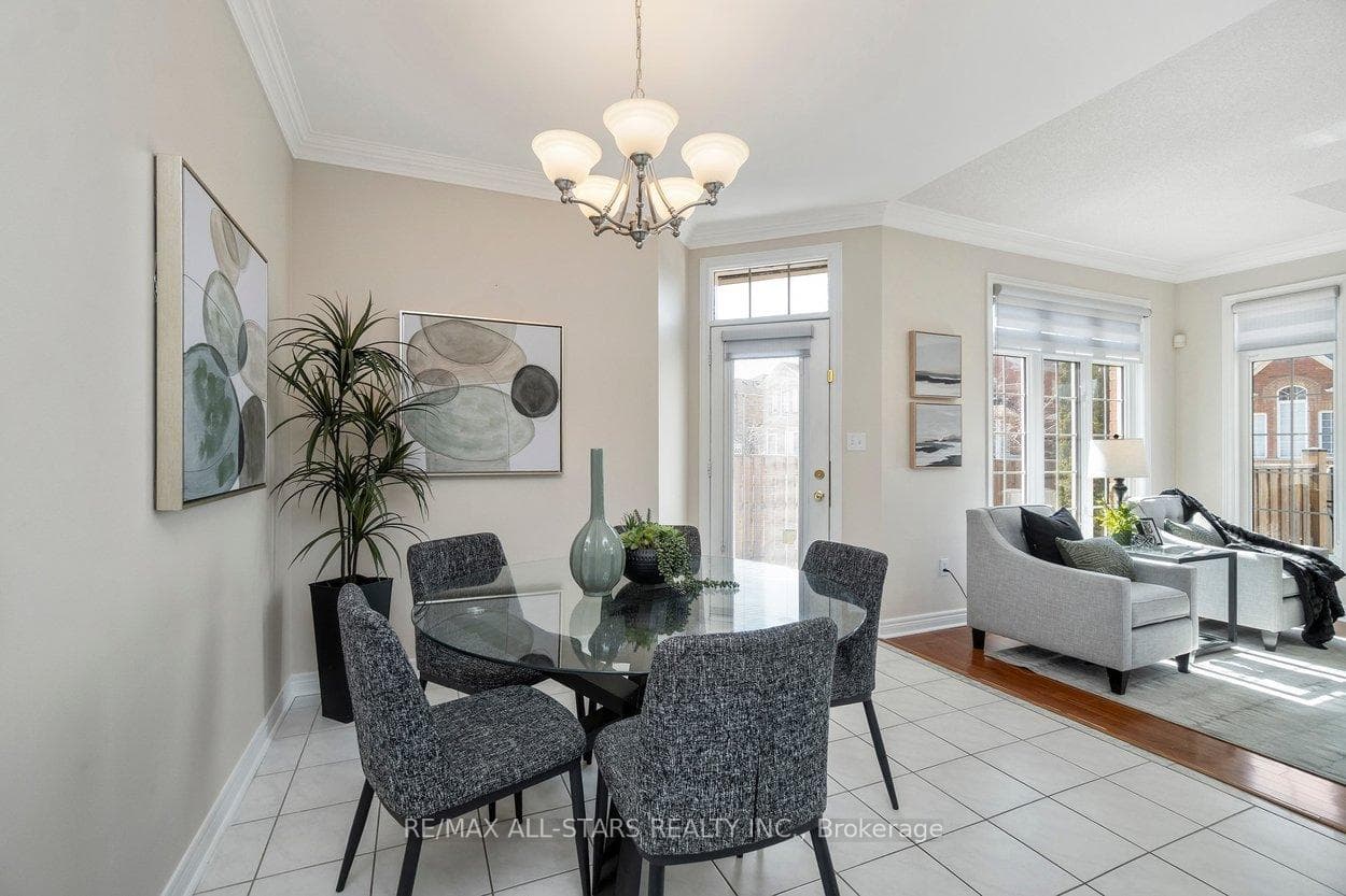 142 Saffron Street photo 20