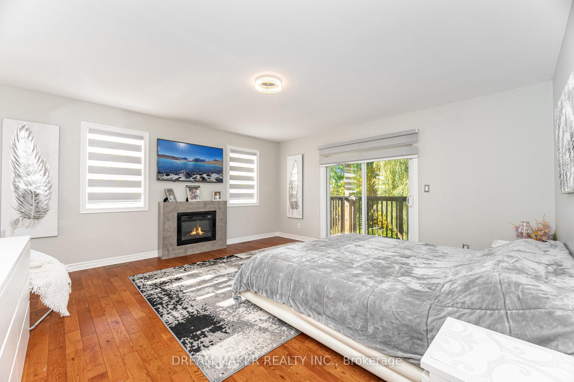 756 Third Avenue photo 27