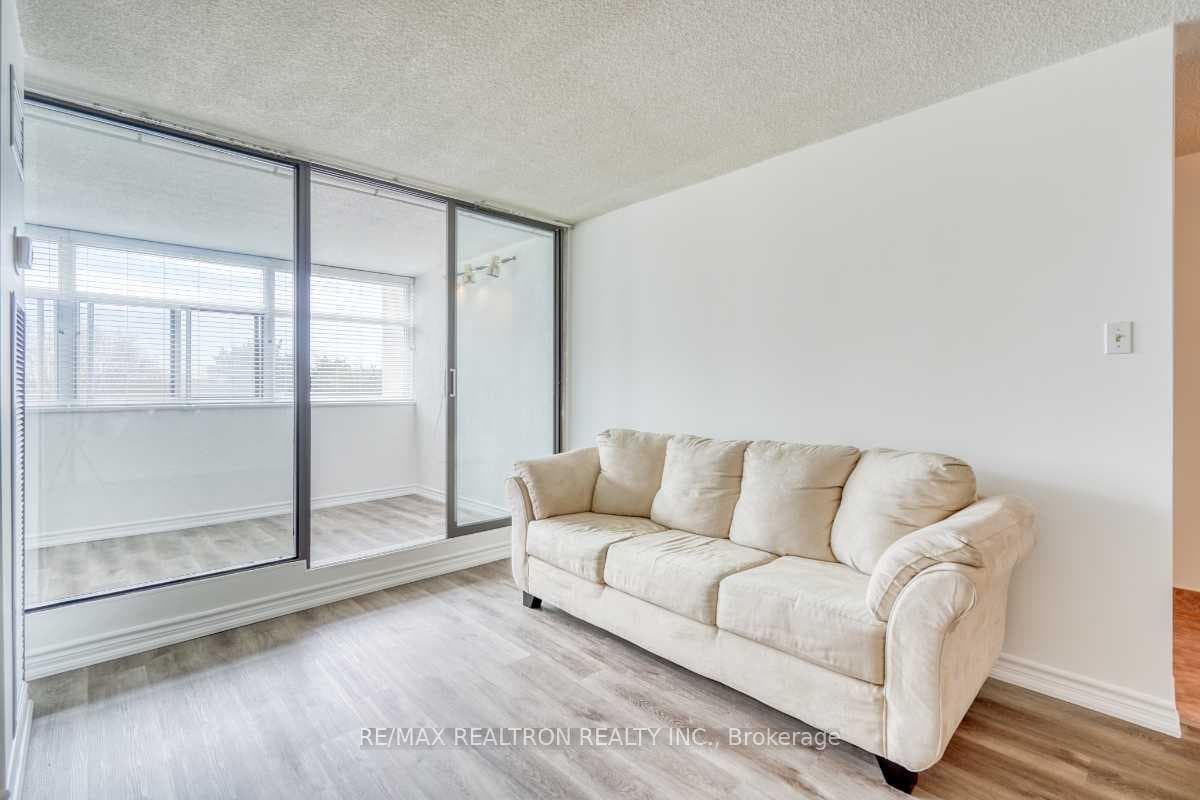 100 Antibes Drive Unit 504 photo 10