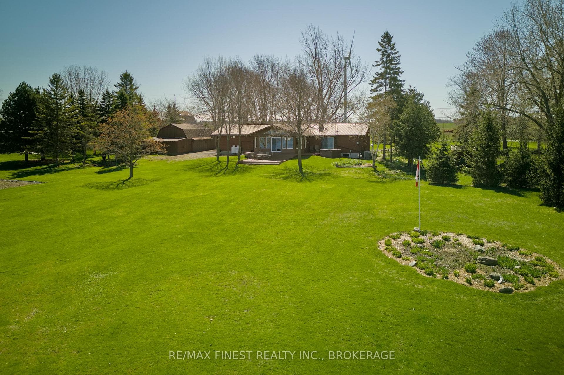 10930 Front Road photo 2