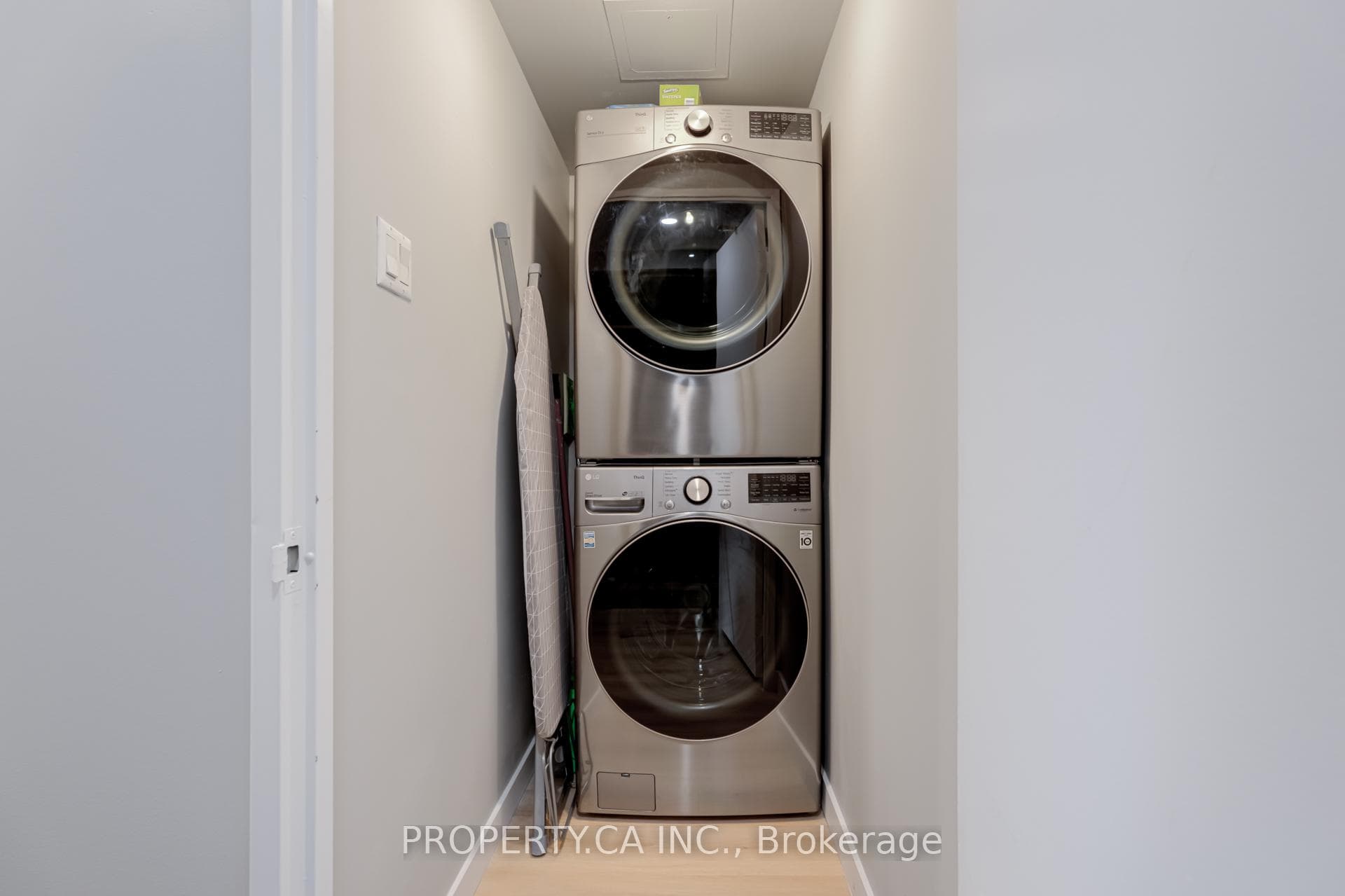 92 King Street Unit 1505 photo 25