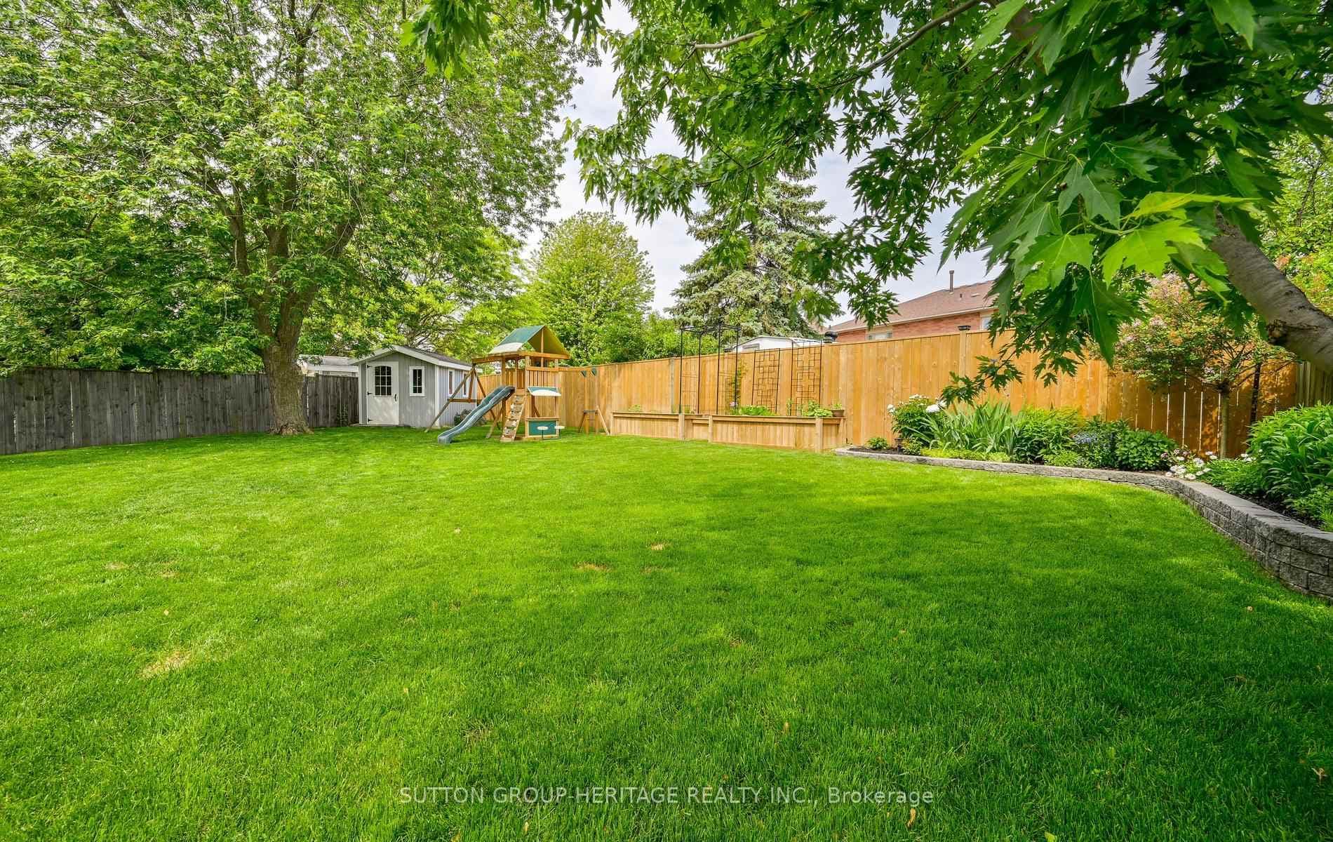 680 Eramosa Crescent photo 3