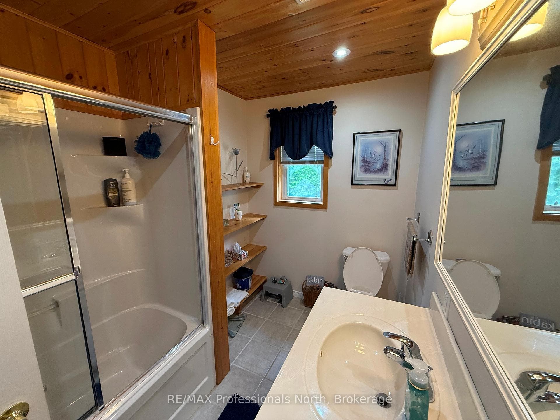 1023 Chester Crescent photo 34
