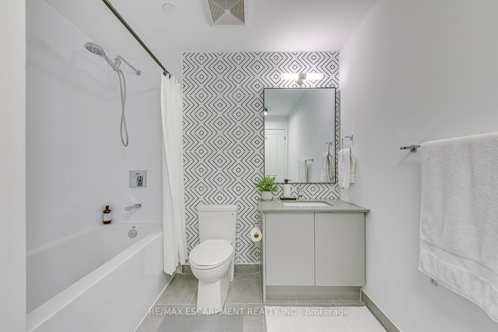 2489 TAUNTON Road Unit 1120 photo 34