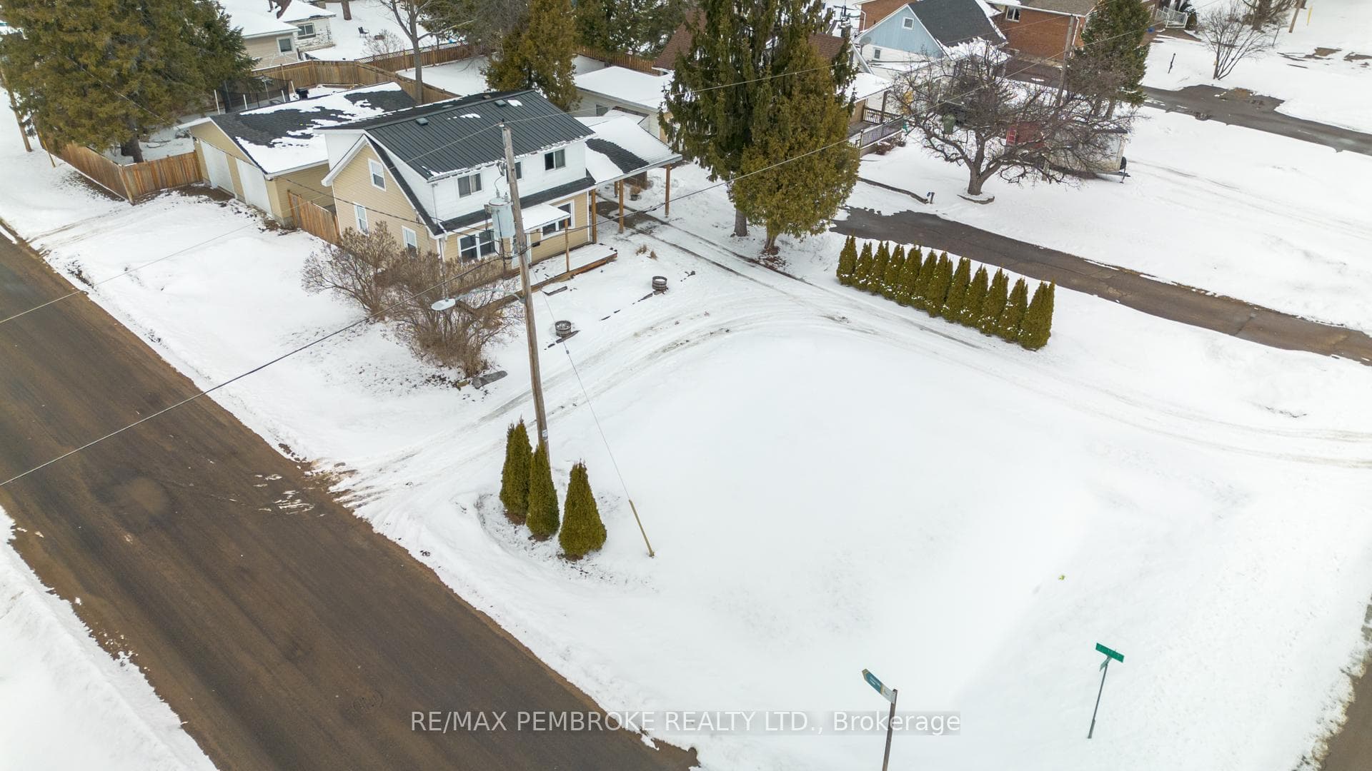 660 Bruham Avenue photo 7