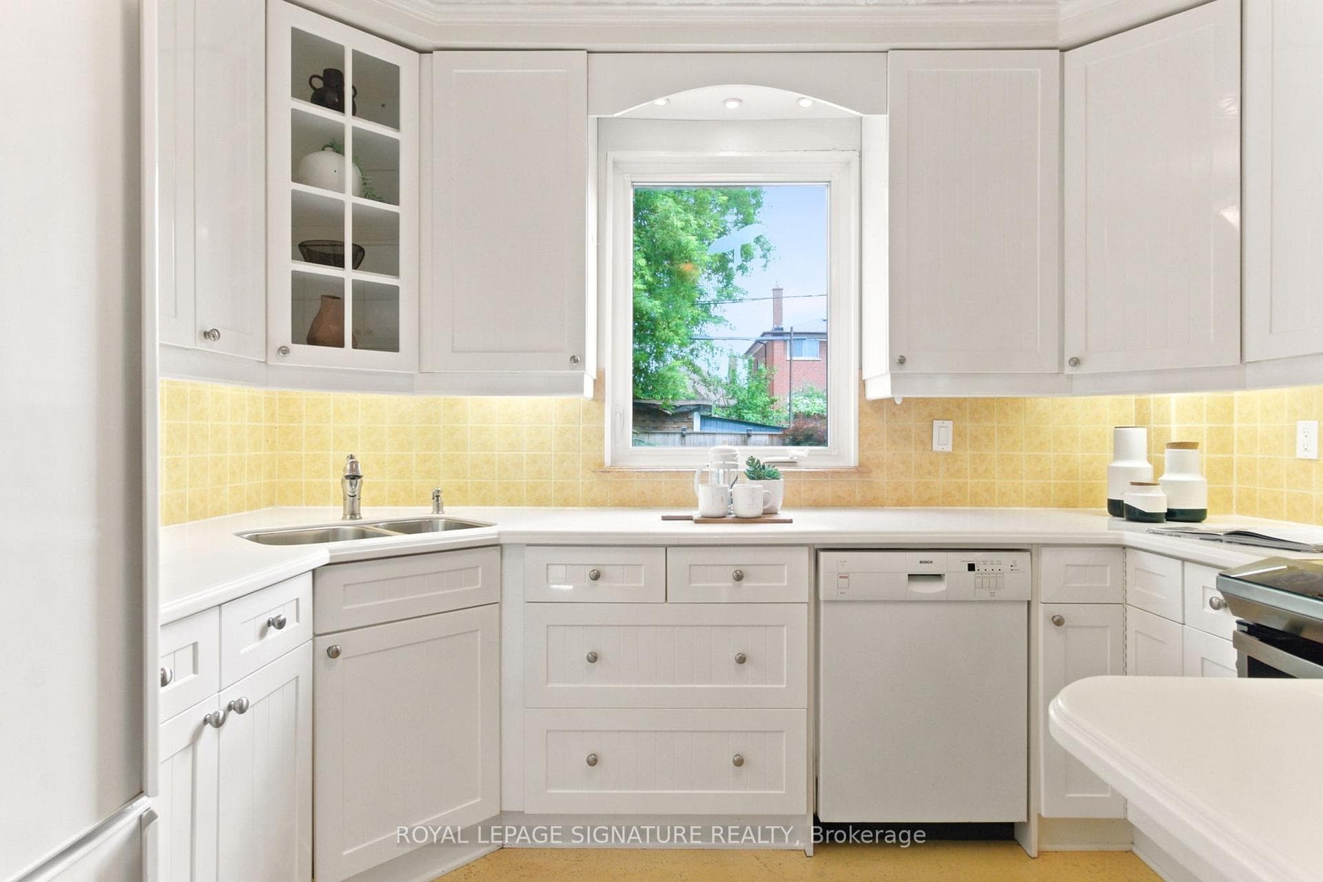 146 Gloucester Grove photo 18