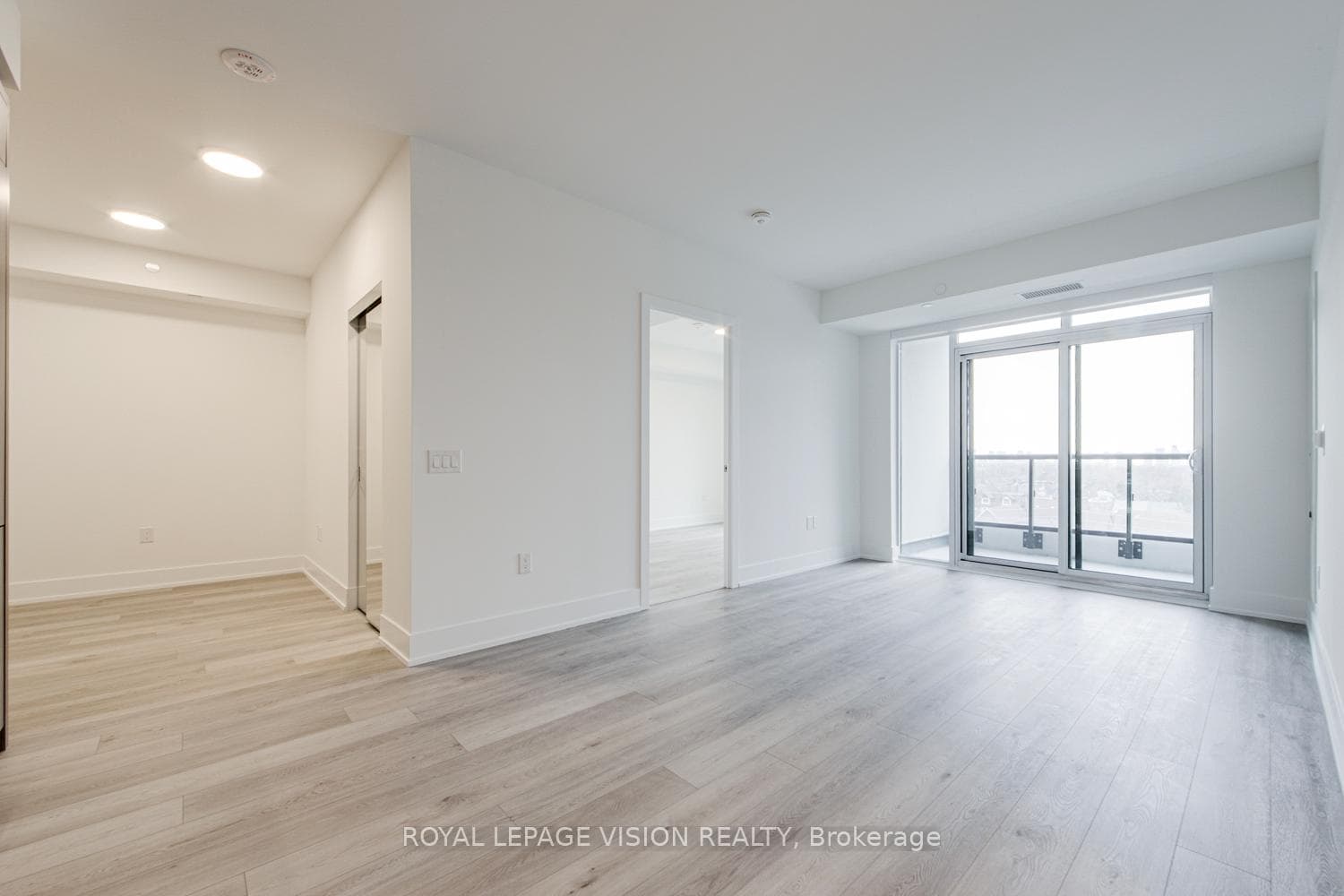 858 Dupont Street Unit 537 photo 9