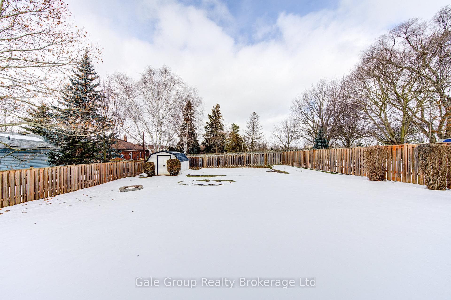 739 Pavey Street photo 24