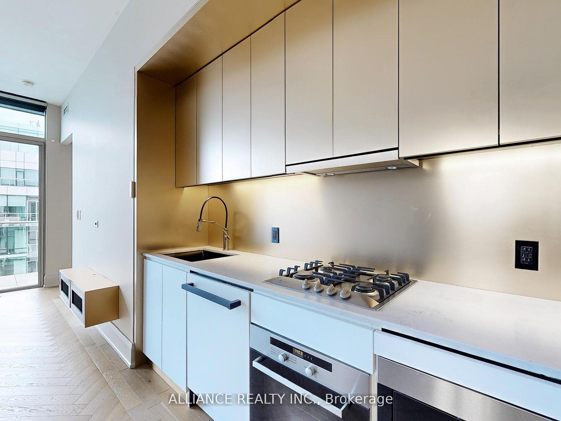 39 Queens Quay Unit 1023 photo 7
