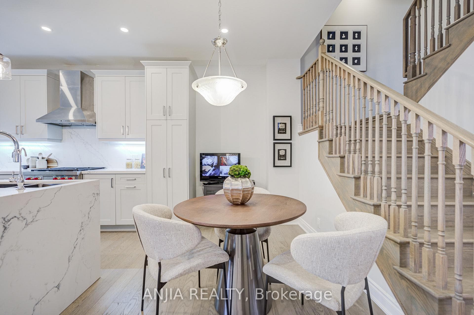 35 York Downs Boulevard photo 18