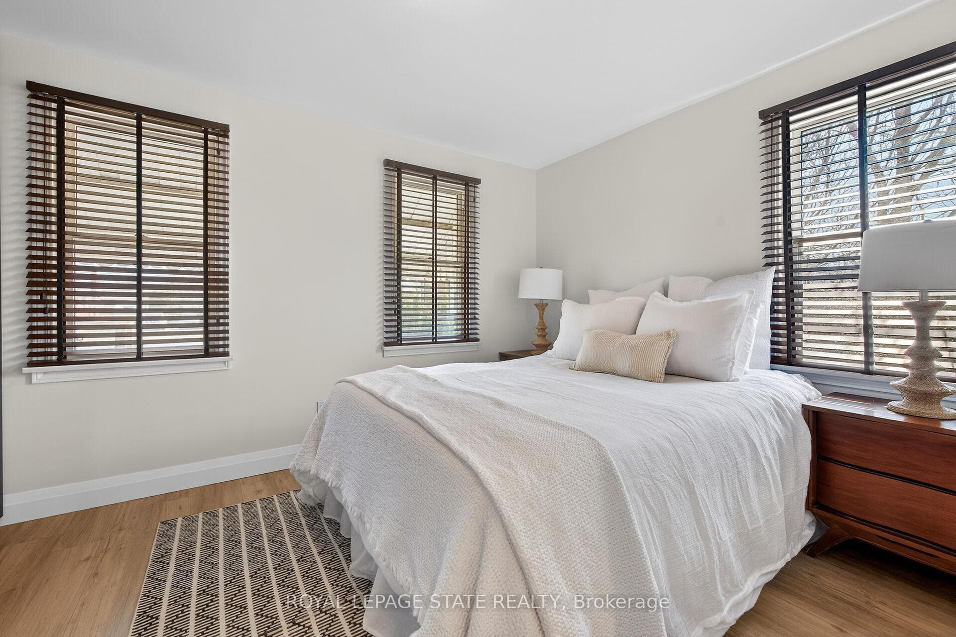 844 Upper Wellington Street photo 19