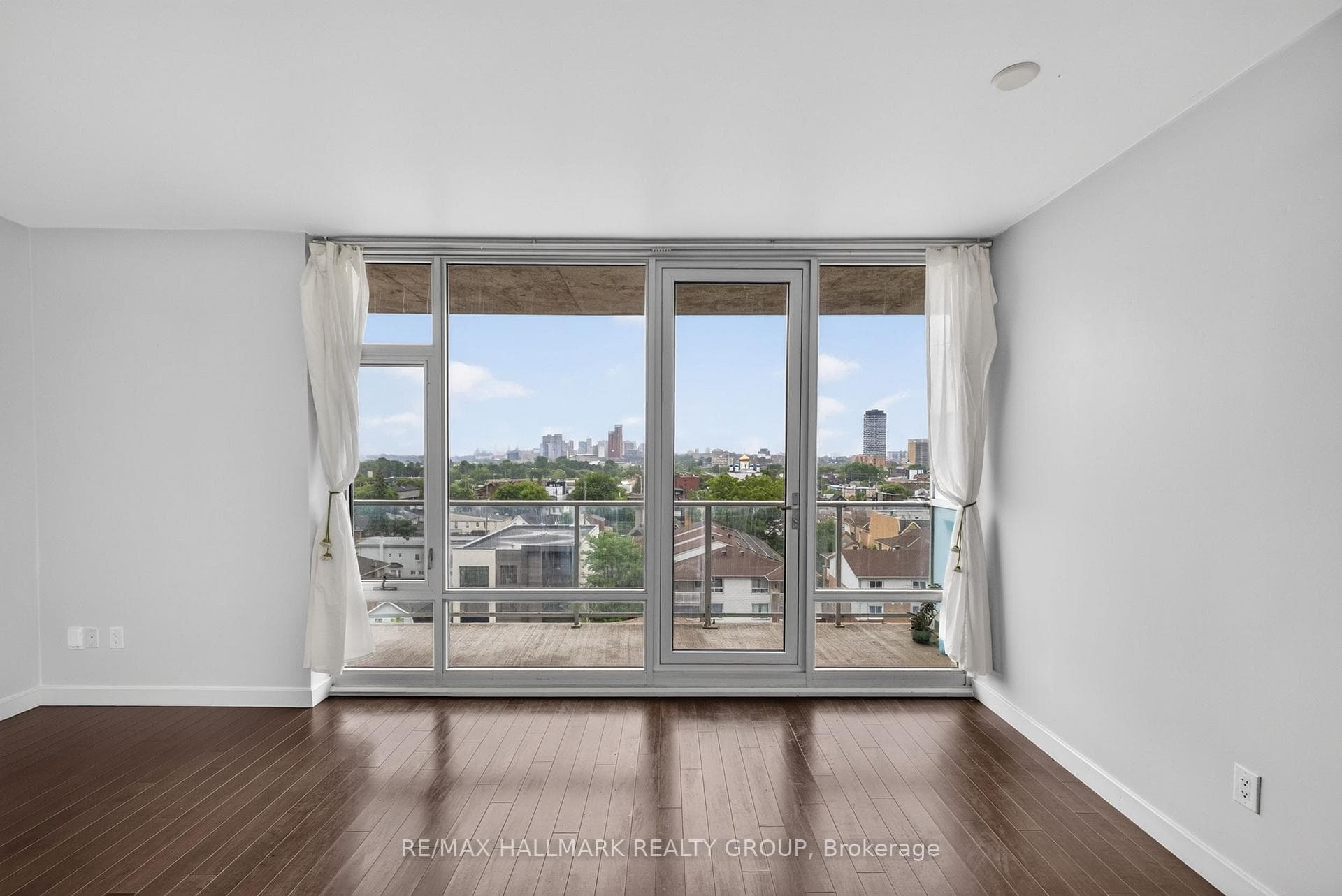 201 Parkdale Avenue Unit 807 photo 8