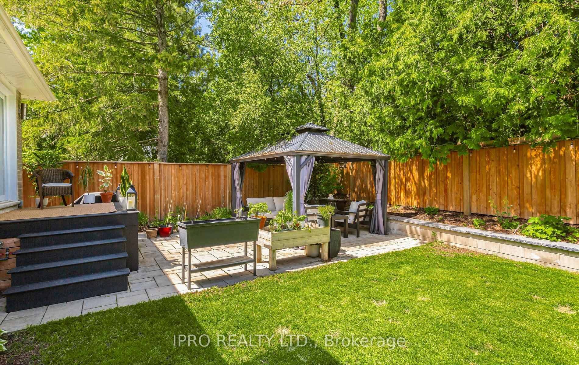 14 Crombie Place photo 38