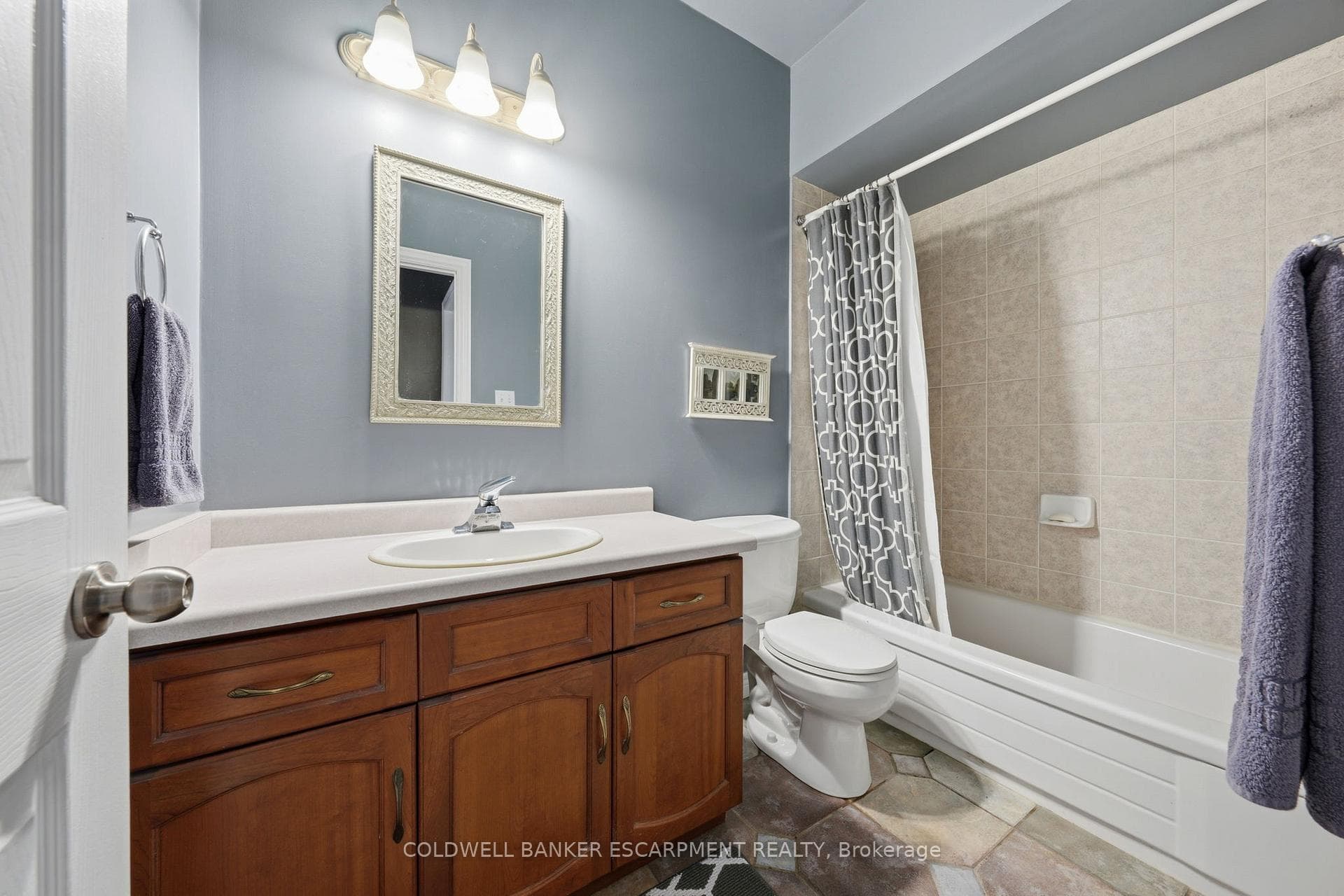 Main bathroom