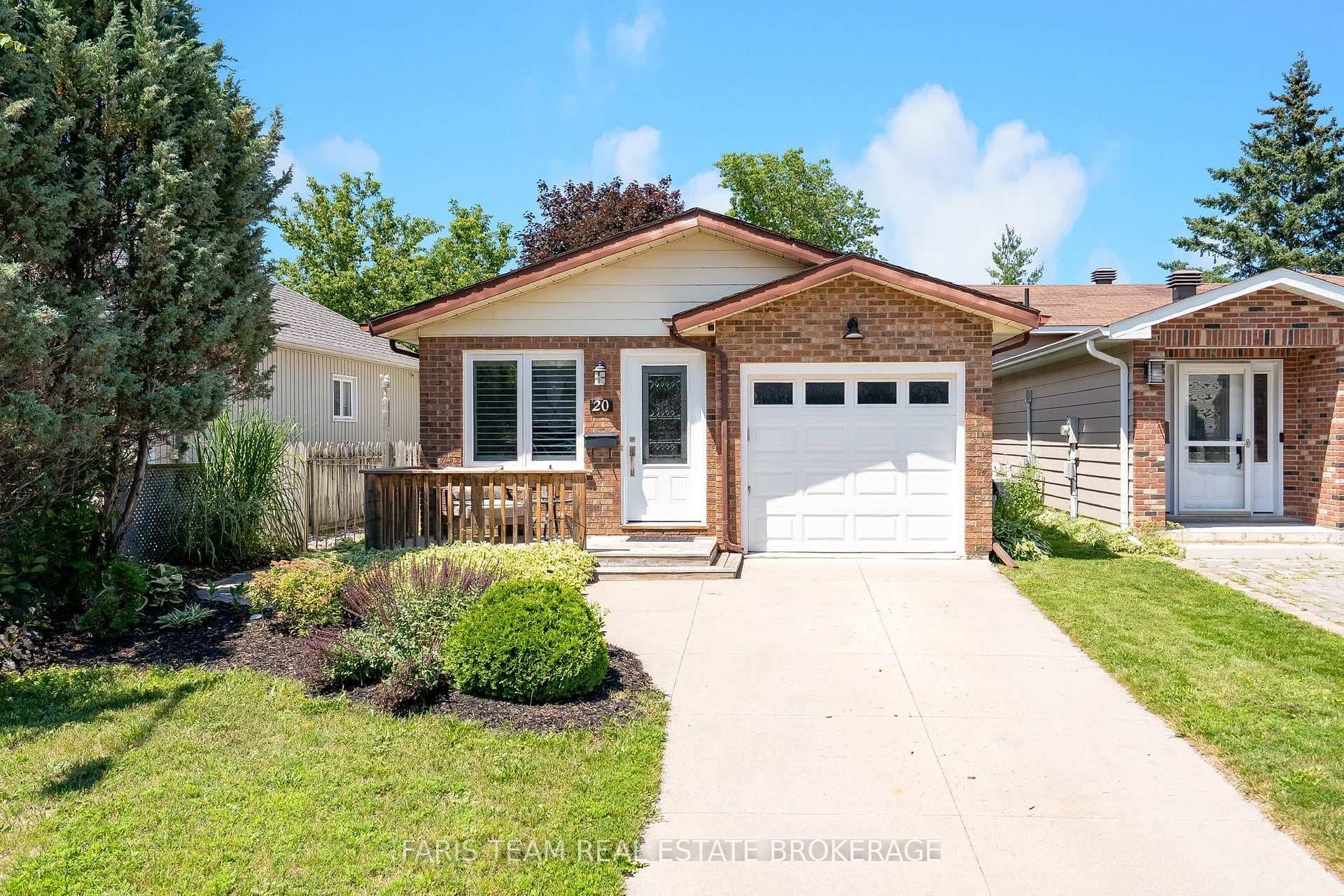 20 Leslie Drive photo 1